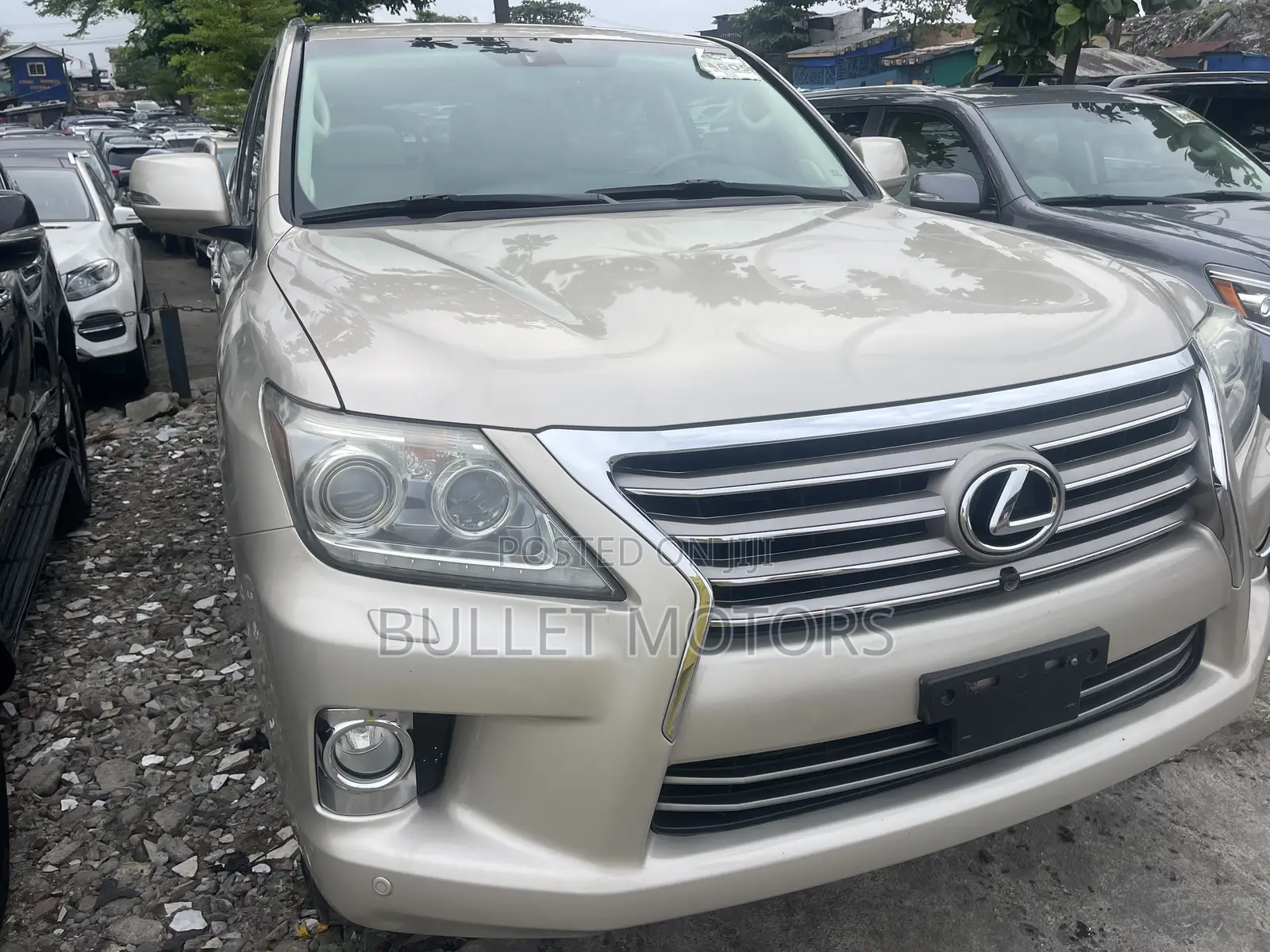 Lexus LX 570 (5 seats) AWD 2015 Gold