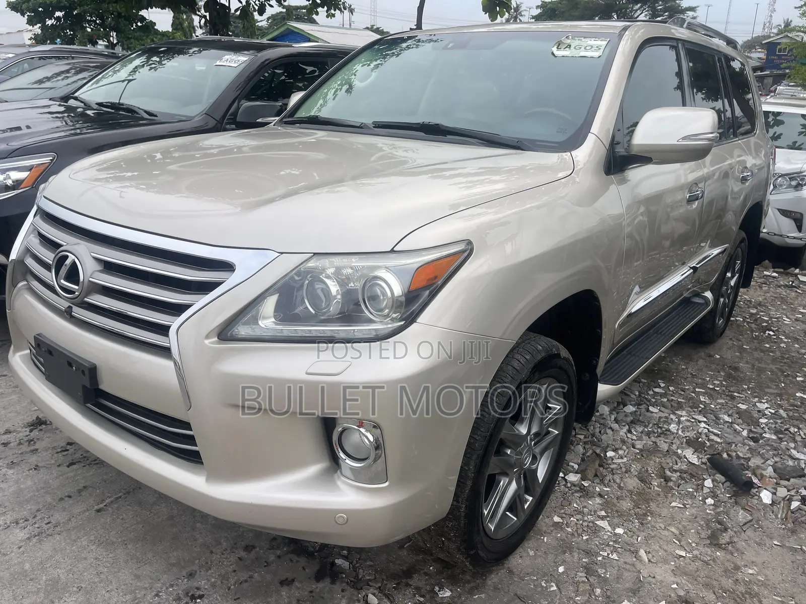 Lexus LX 570 (5 seats) AWD 2015 Gold