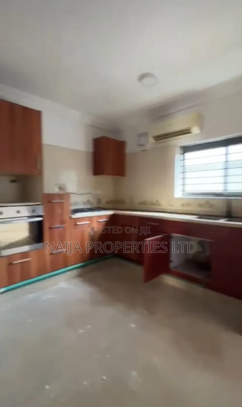 3bdrm Apartment in Lekki Phase 1 for rent