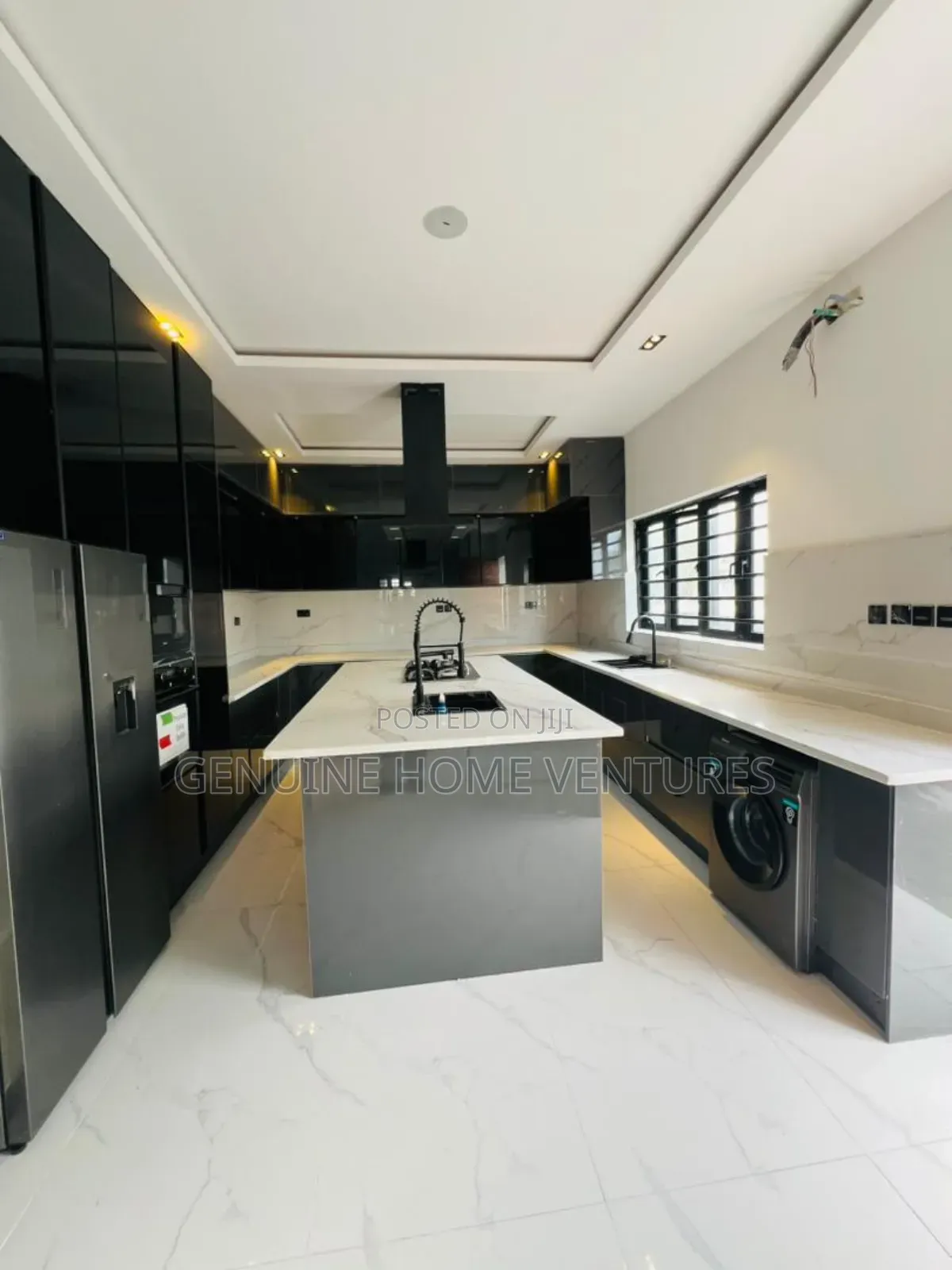 5bdrm Duplex in Ikota for sale
