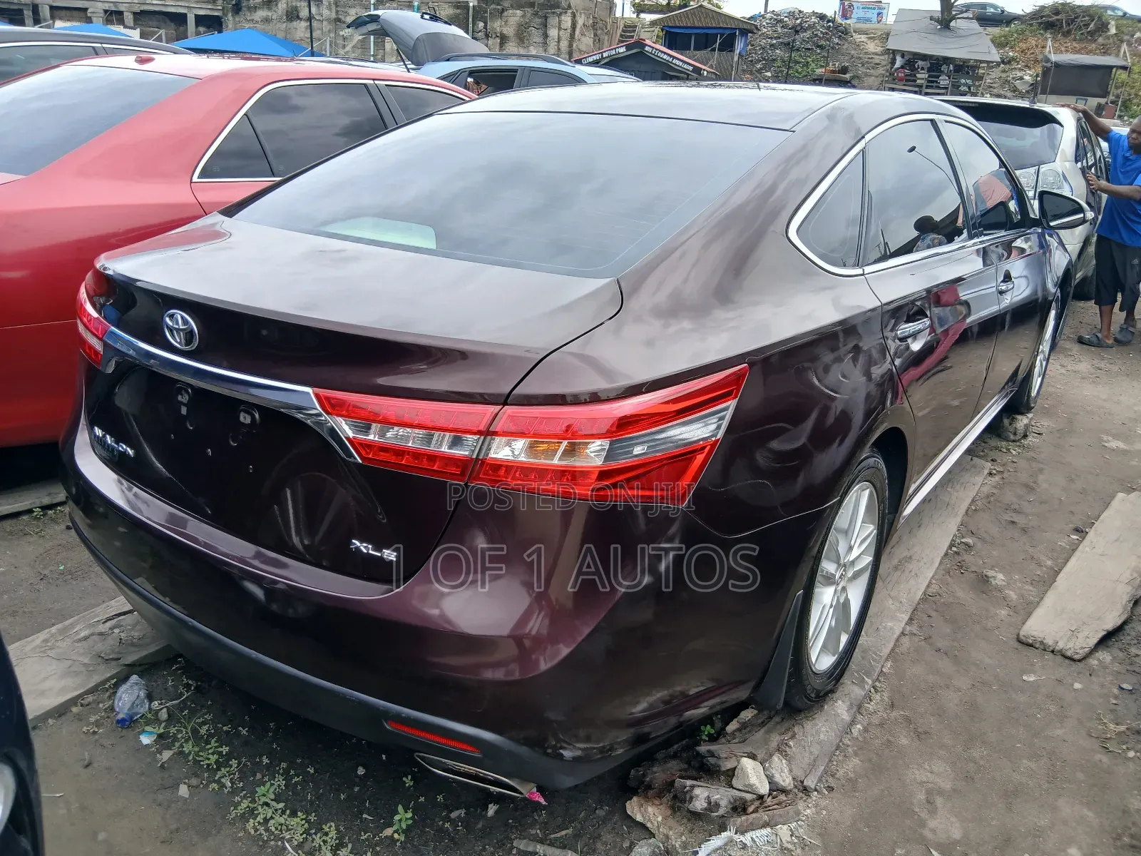 Toyota Avalon XLE Premium Sedan FWD (3.5L 6cyl 6A) 2013 Brown