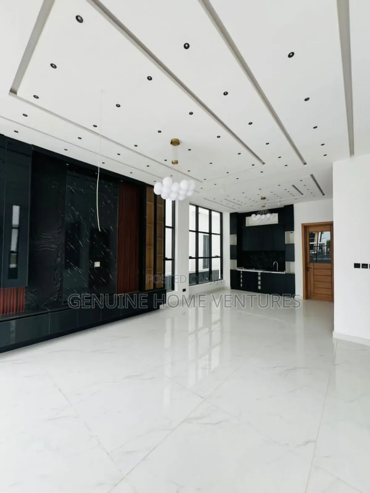 5bdrm Duplex in Ikota for sale