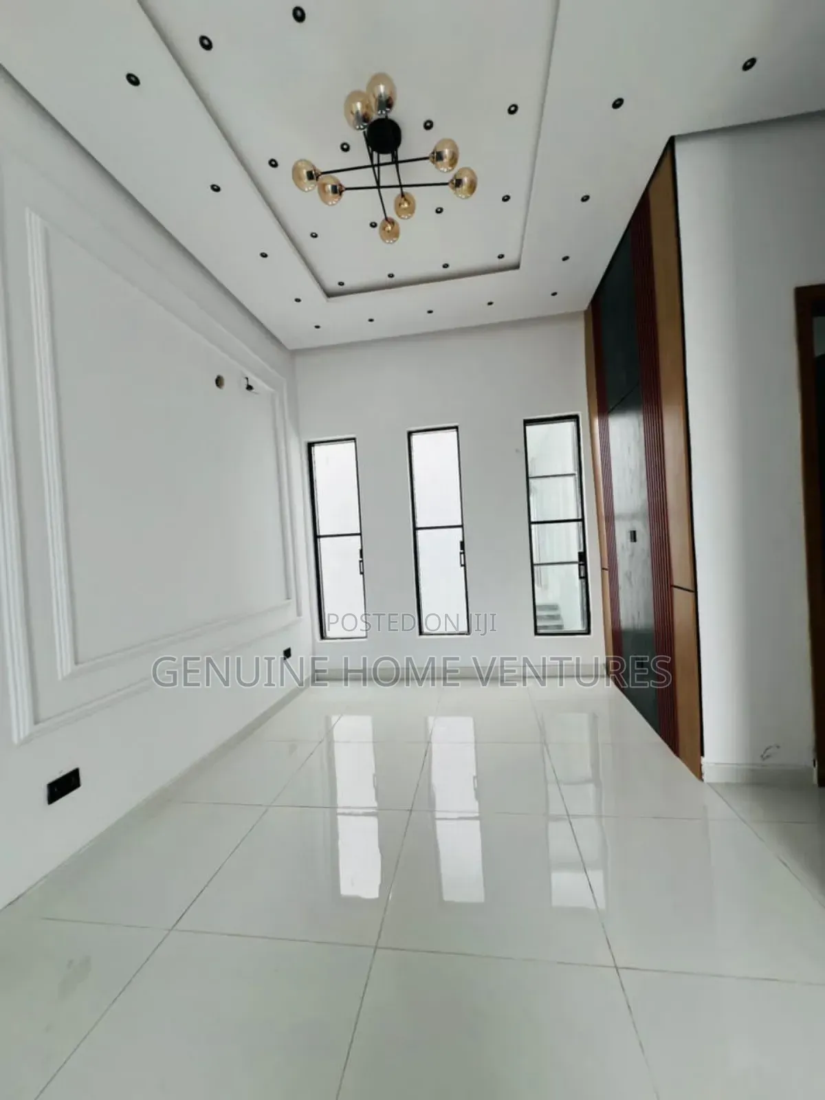 5bdrm Duplex in Ikota for sale