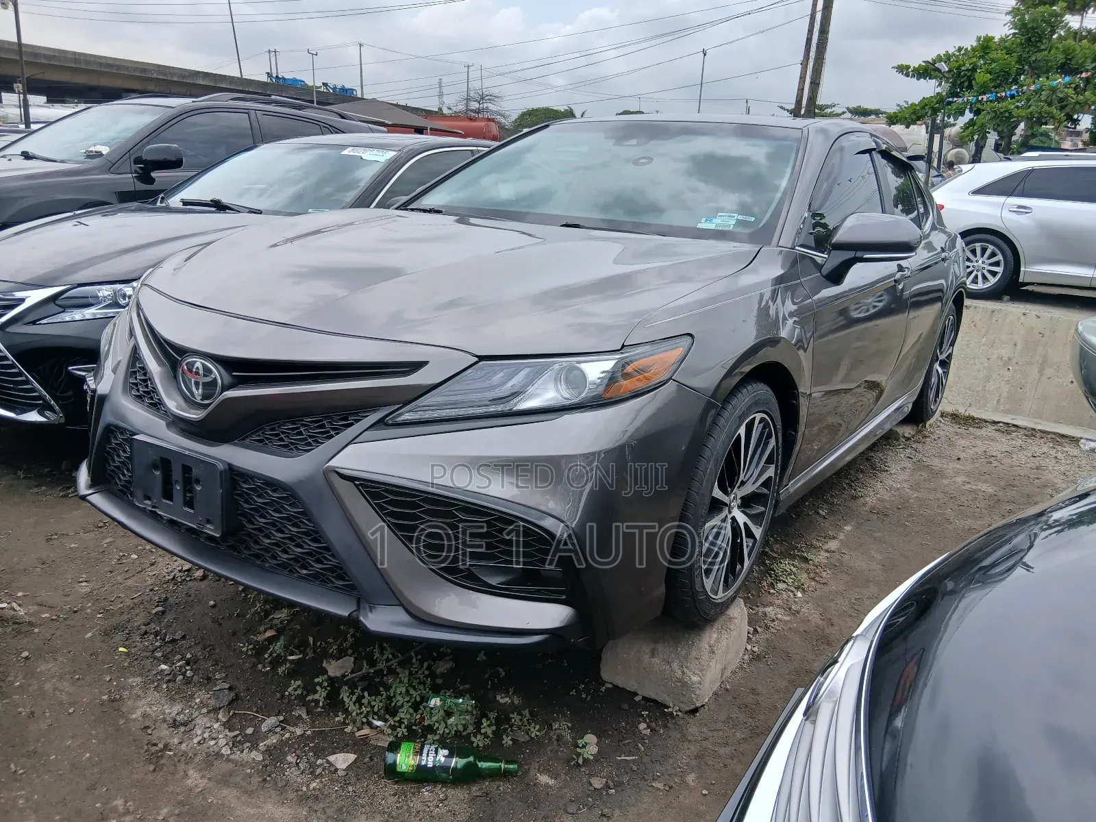 Toyota Camry SE 2021 Gray