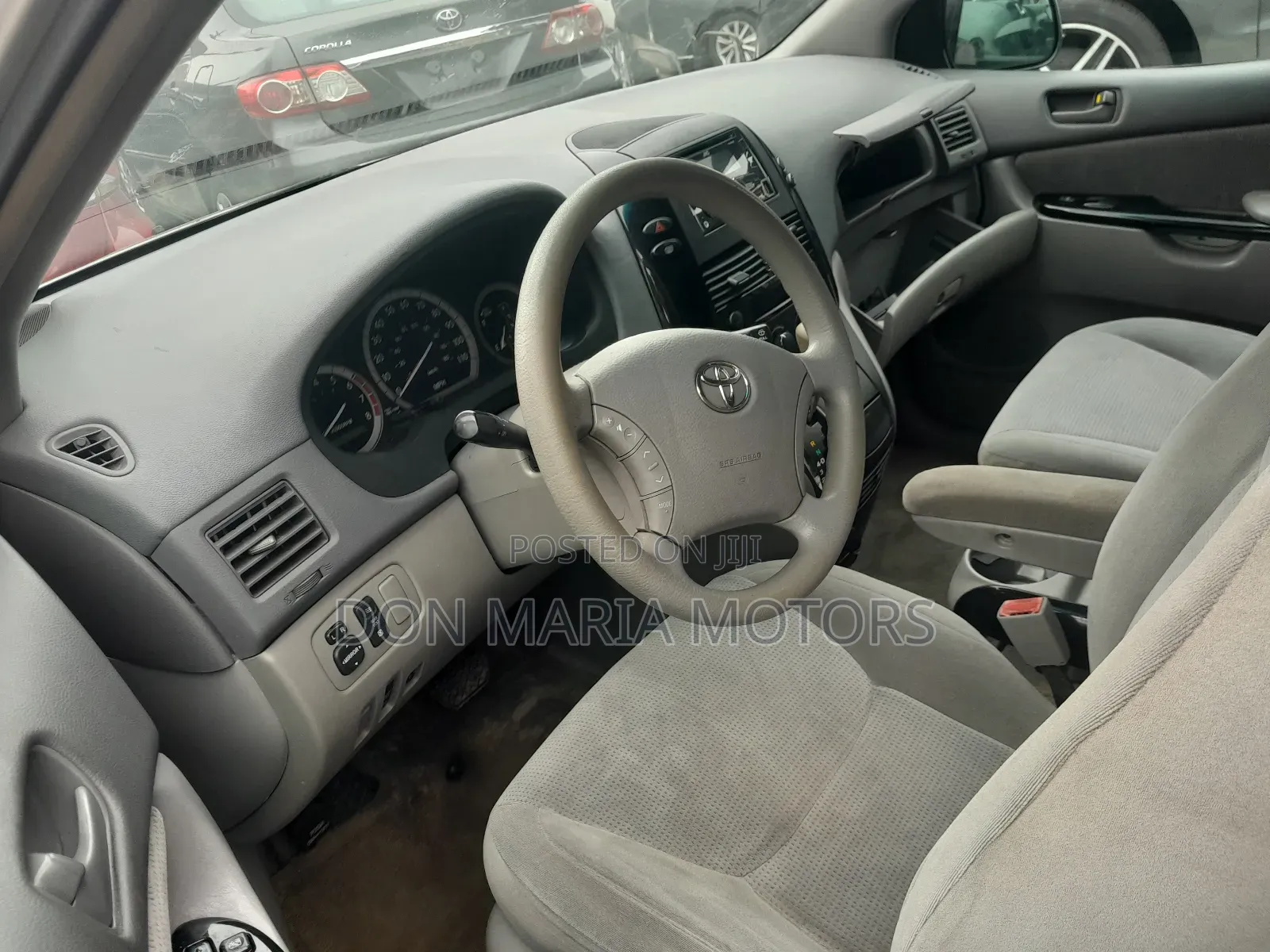 Toyota Sienna 2004 Silver
