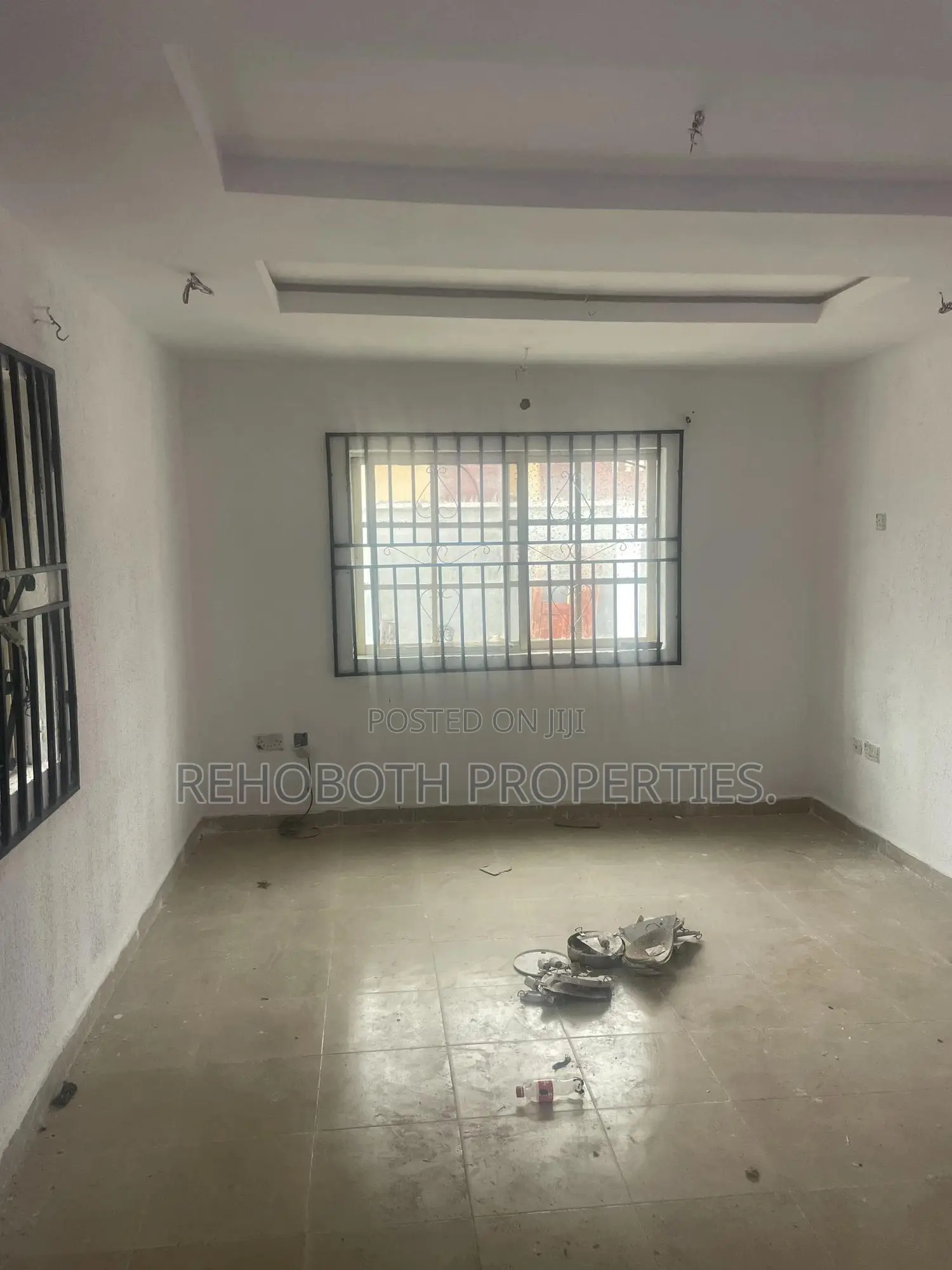 3bdrm Apartment in Back Of White Vill, Akala Express for rent