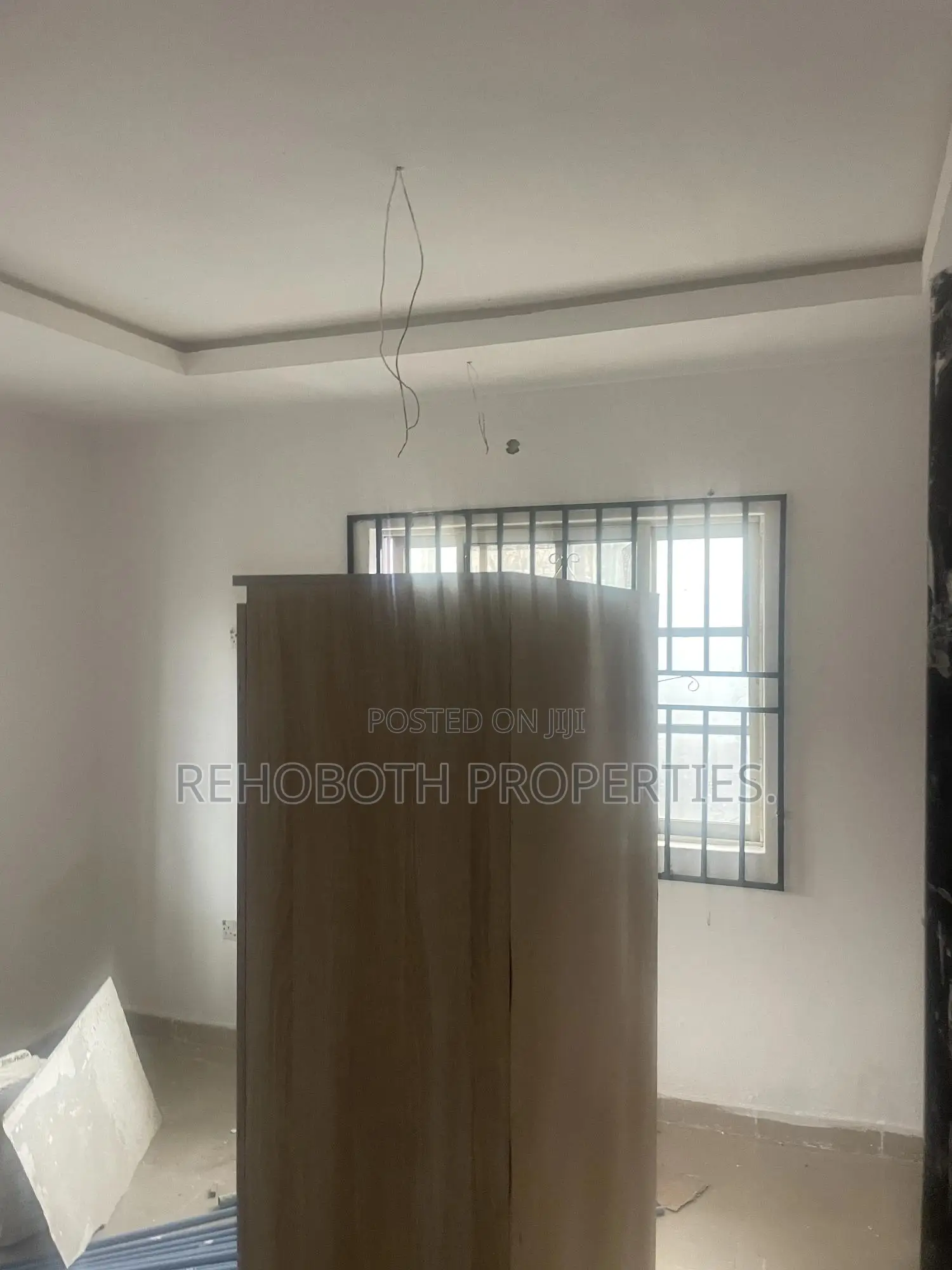 3bdrm Apartment in Back Of White Vill, Akala Express for rent