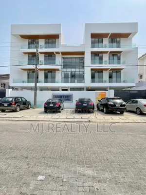 2bdrm Apartment in Lekki Phase 1 for sale