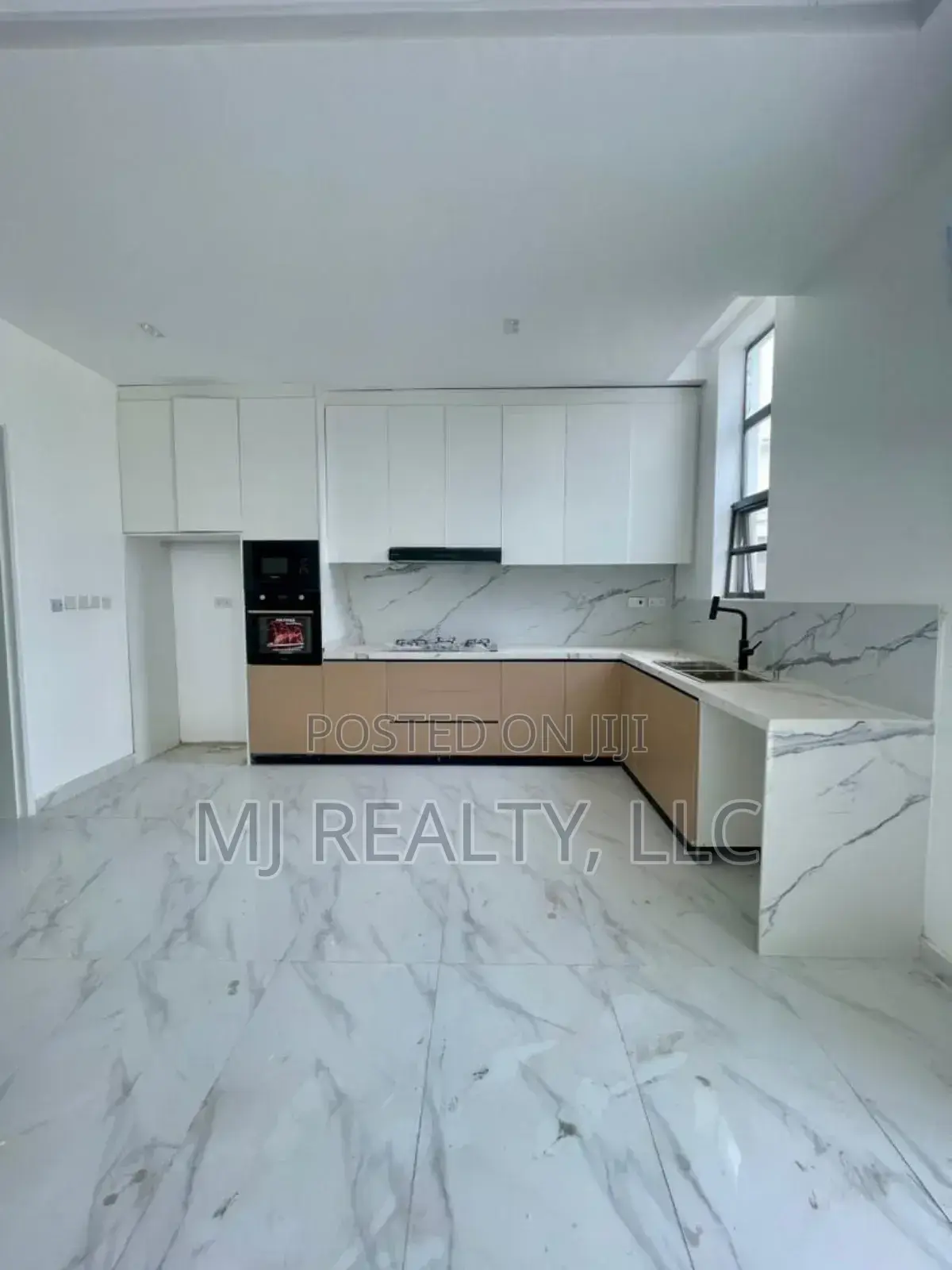 2bdrm Apartment in Lekki Phase 1 for sale