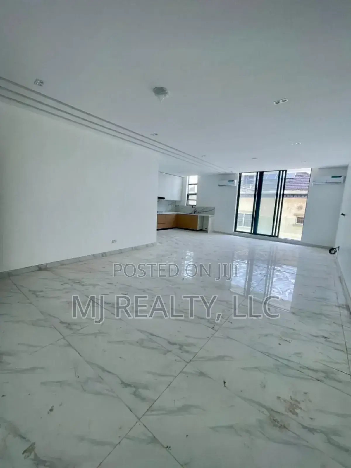 2bdrm Apartment in Lekki Phase 1 for sale