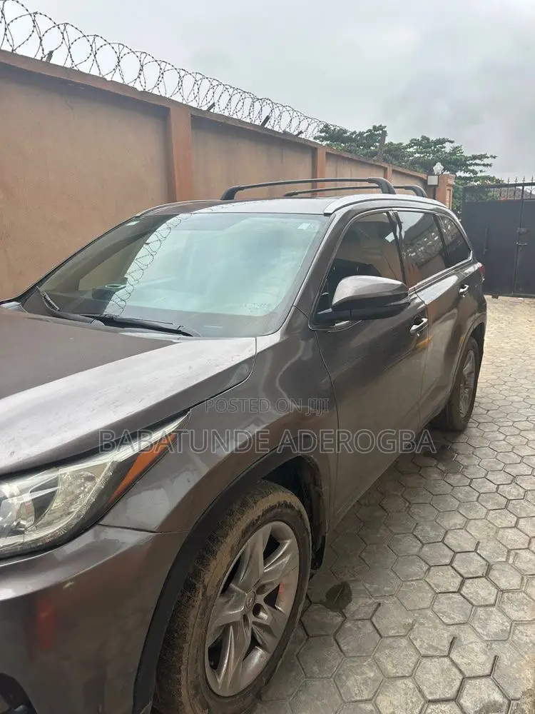 Toyota Highlander Limited 4dr SUV AWD (3.5L 6cyl 6A) 2015 Gray