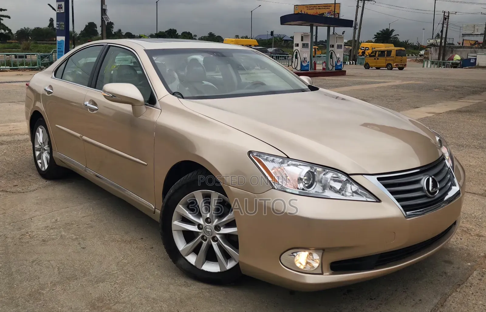Lexus ES 350 2011 Gold