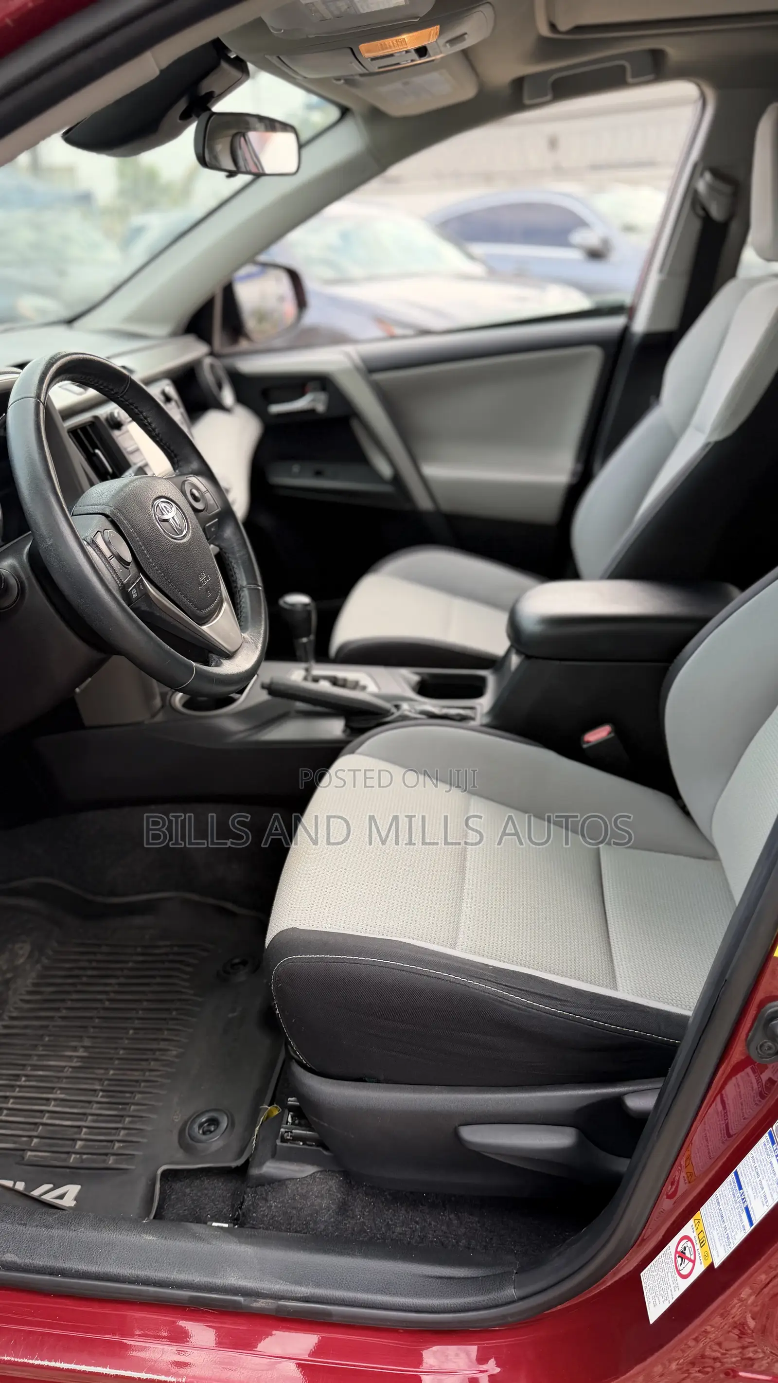 Toyota RAV4 XLE AWD 2019 Maroon