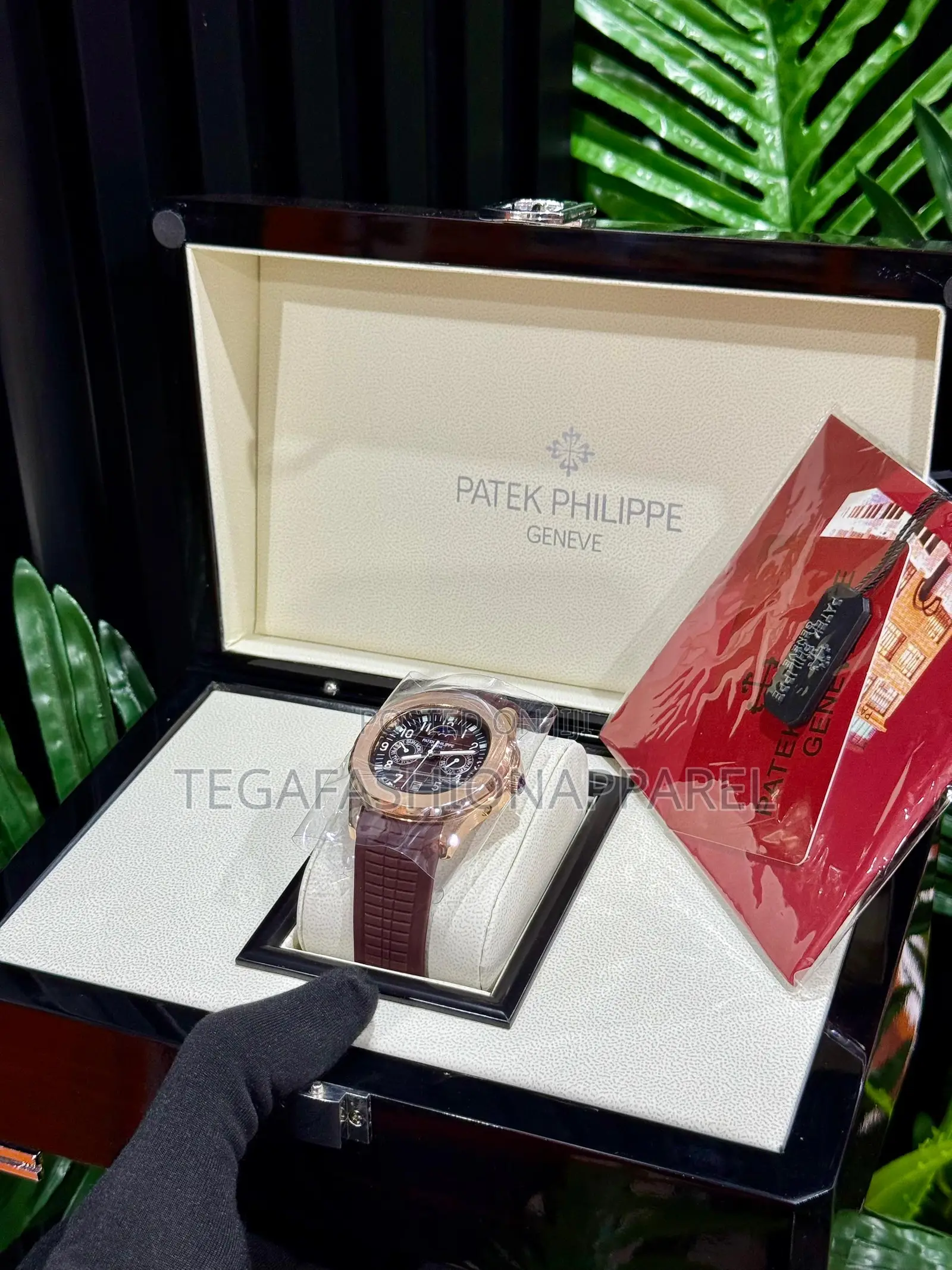 High-Quality Patek Philippe Chronographic Rubber Wristwatch