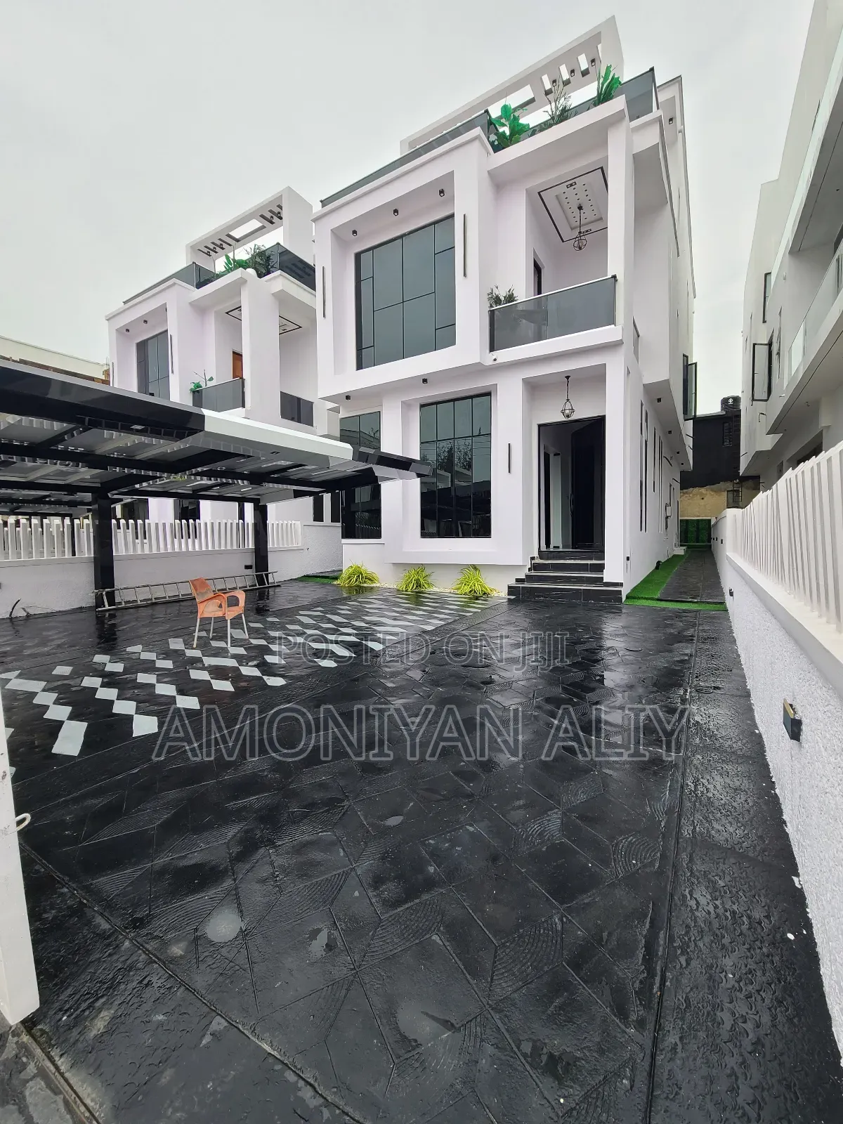 5bdrm Mansion in Megamond Estate, Ikota for sale