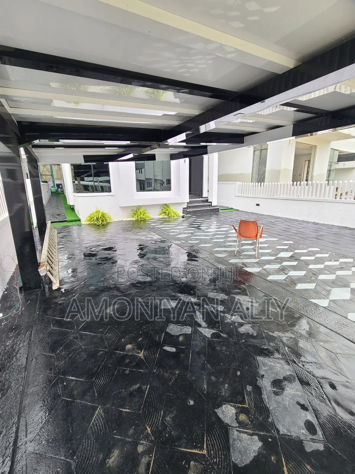 5bdrm Mansion in Megamond Estate, Ikota for sale