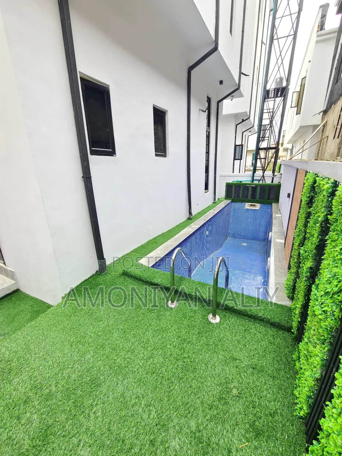 5bdrm Mansion in Megamond Estate, Ikota for sale