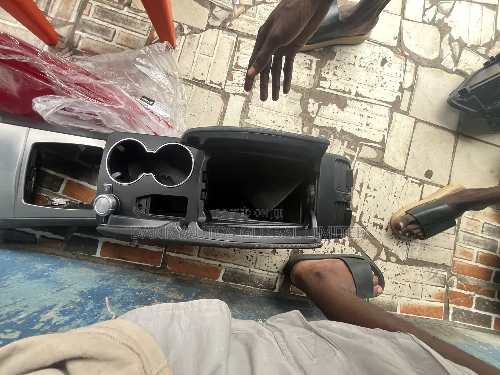 Console for C300 2010- 2013 Model W204
