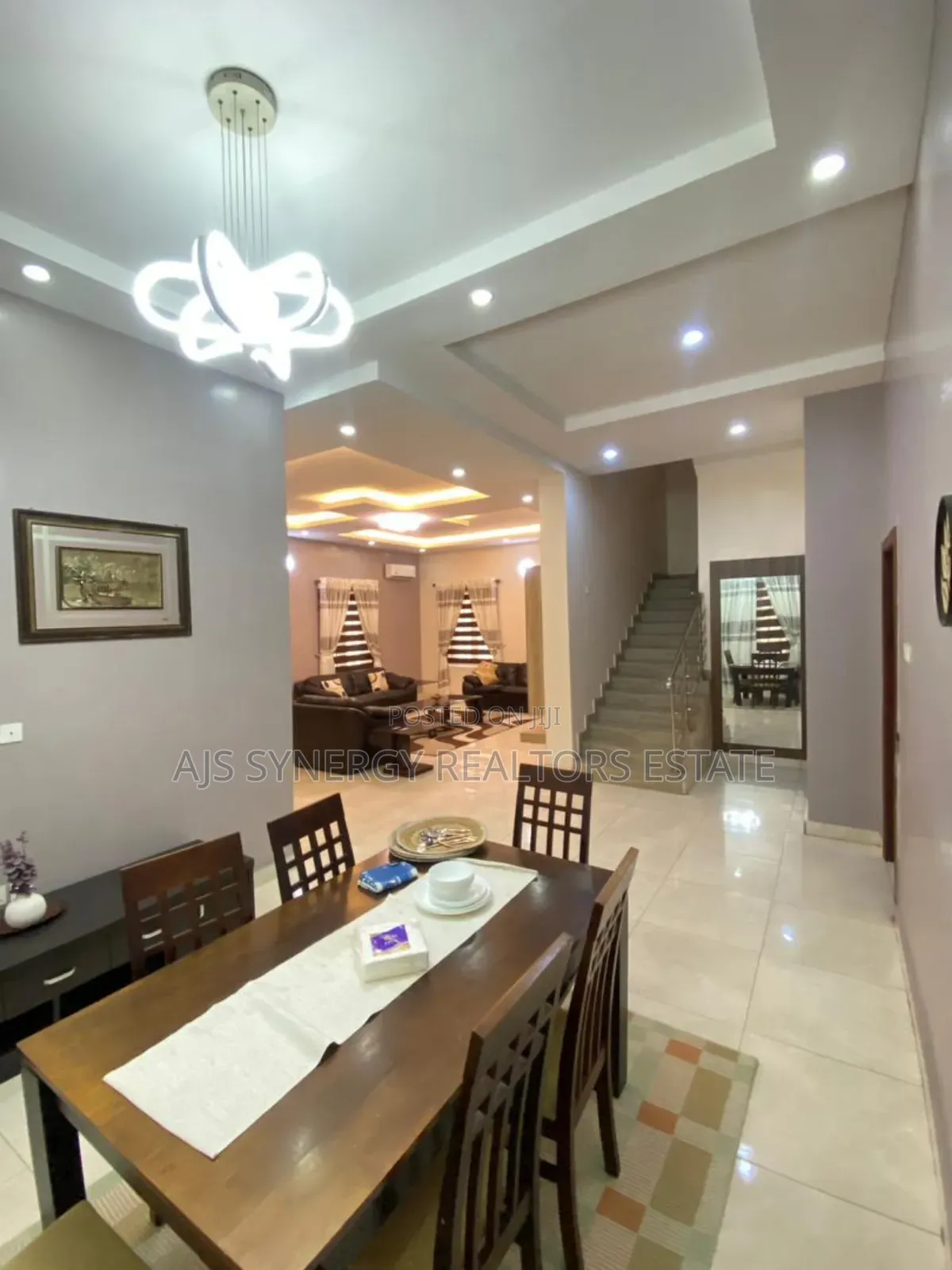 Furnished 5bdrm Apartment in Osapa london for rent