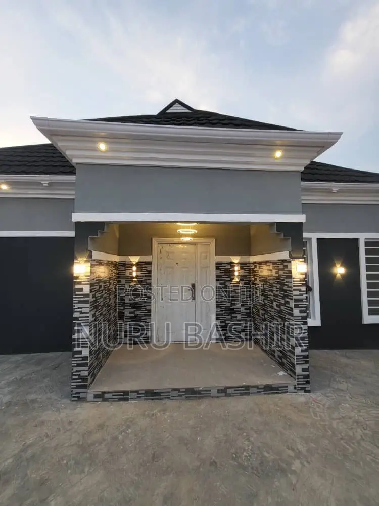 3bdrm Bungalow in Success Estate, Akala Express for sale