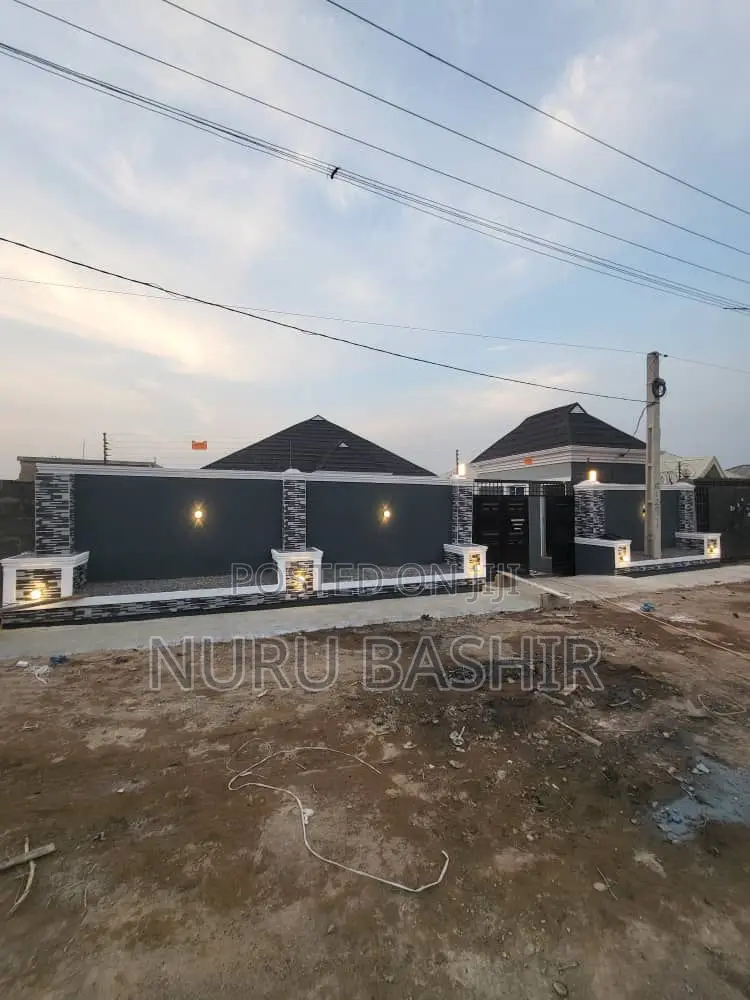 3bdrm Bungalow in Success Estate, Akala Express for sale