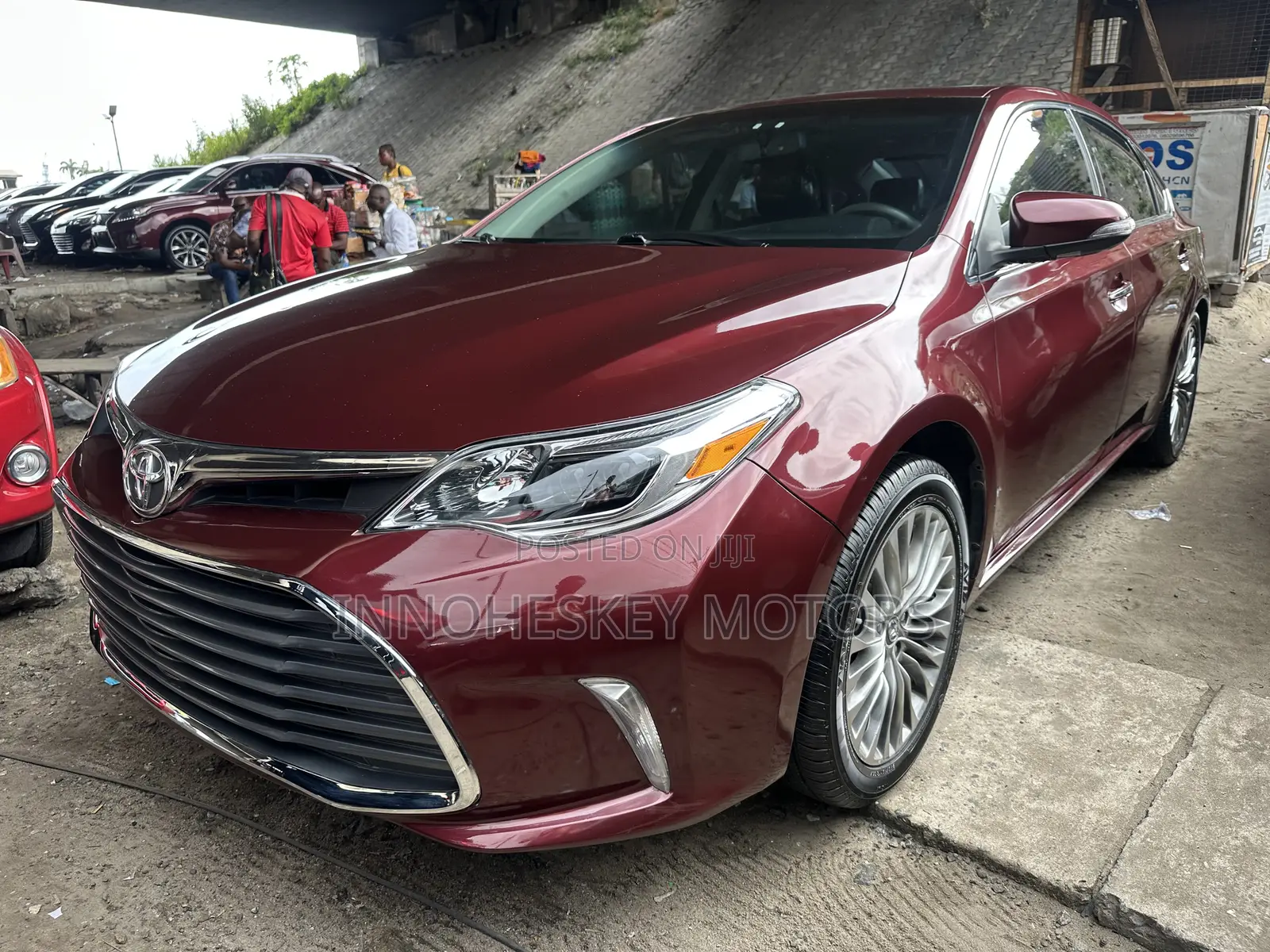 Toyota Avalon Limited FWD Sedan (3.6L 6cyl 6A) 2016 Red