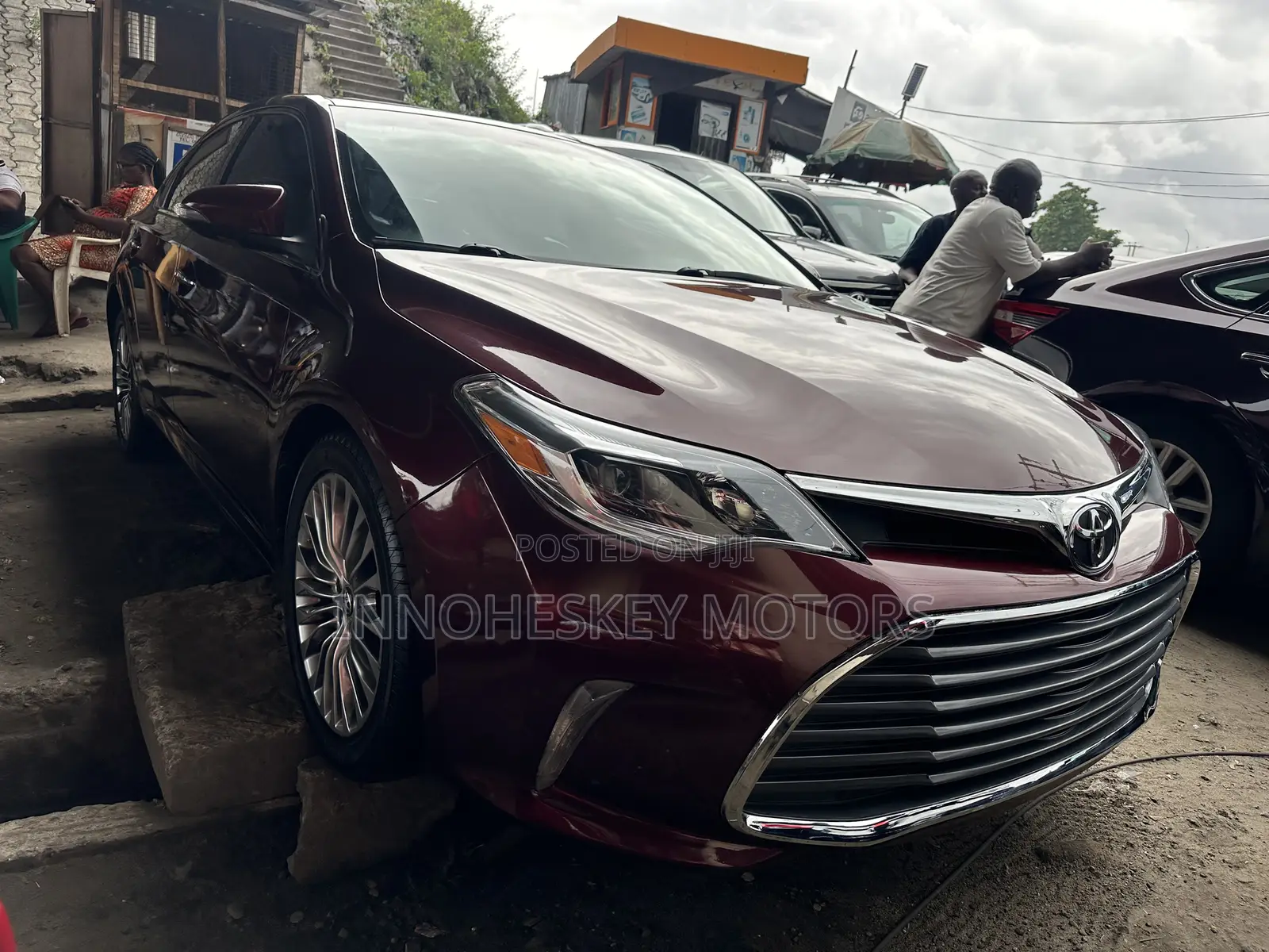 Toyota Avalon Limited FWD Sedan (3.6L 6cyl 6A) 2016 Red
