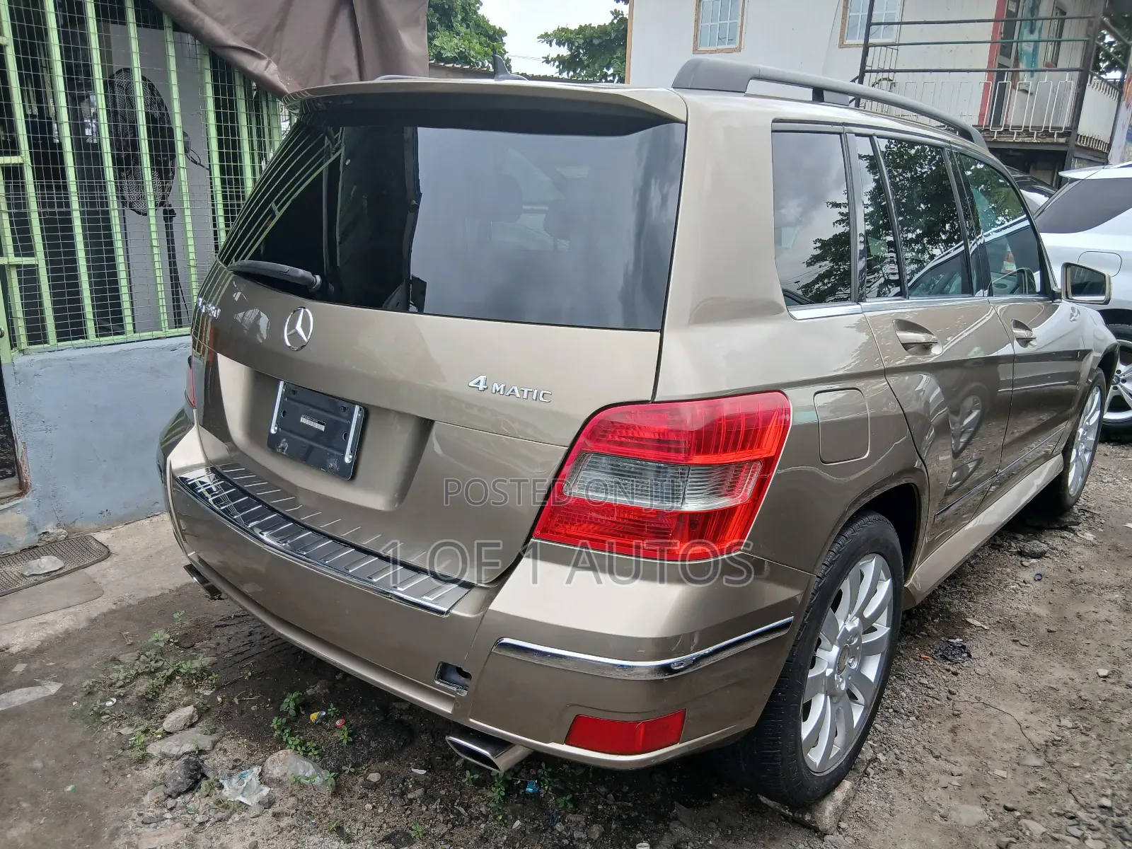 Mercedes-Benz GLK-Class 350 4MATIC 2010 Gold