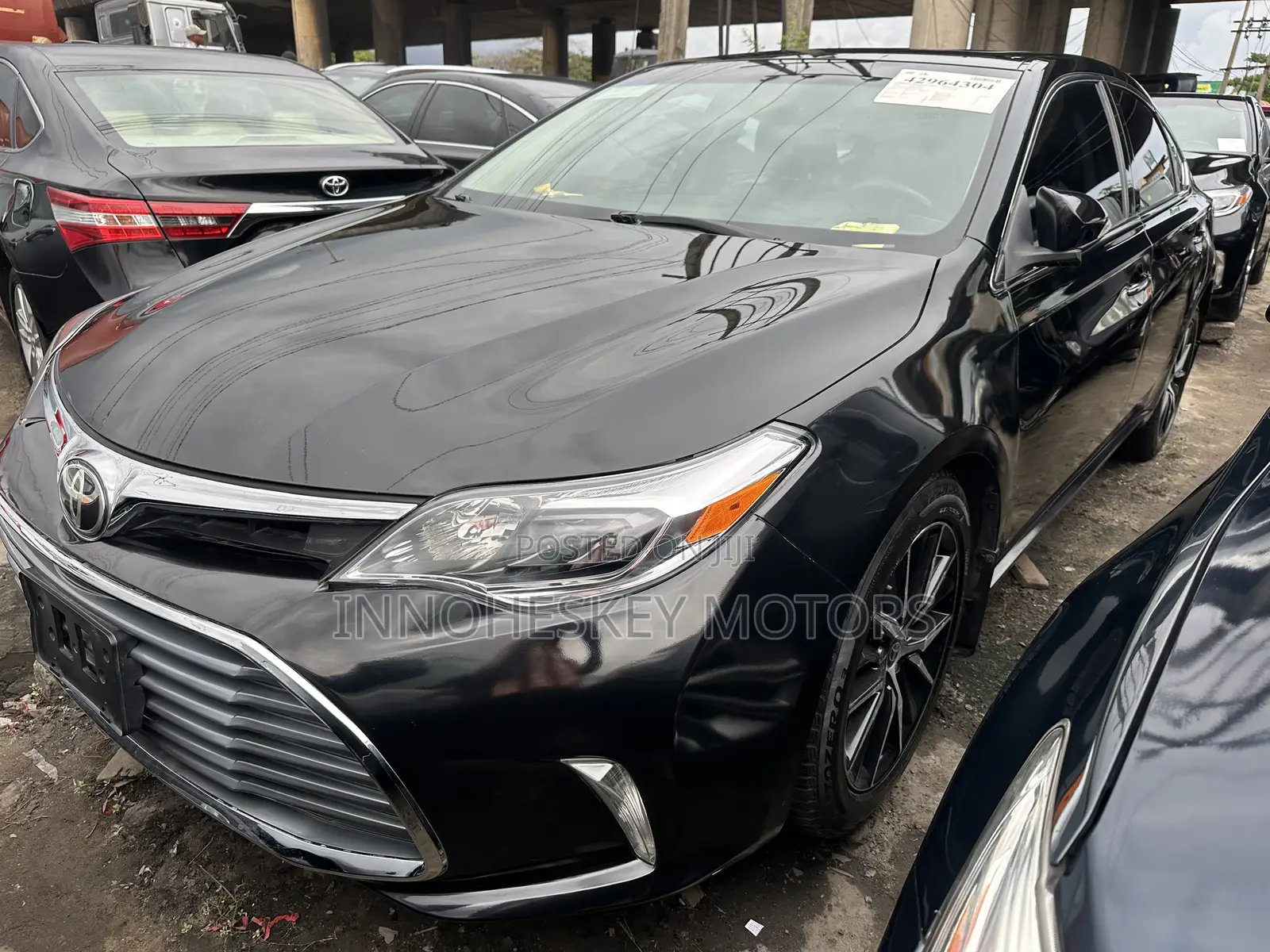 Toyota Avalon Limited 4dr Sedan (3.5L 6cyl 6A) 2015 Black