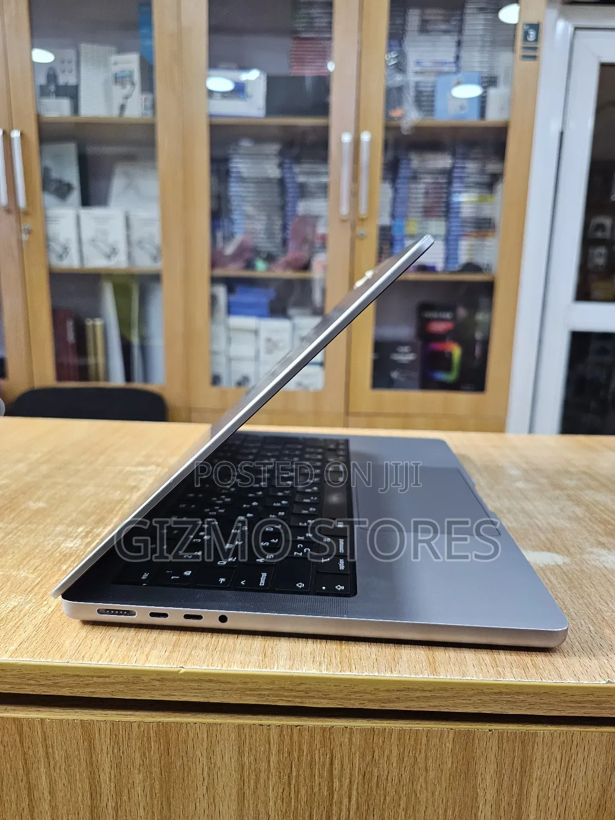 Laptop Apple MacBook Pro 2023 M2 16GB Apple M2 SSD 512GB