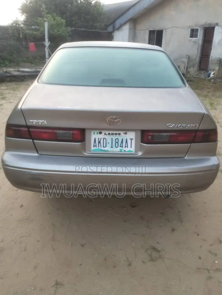 Toyota Camry 2001 Gray