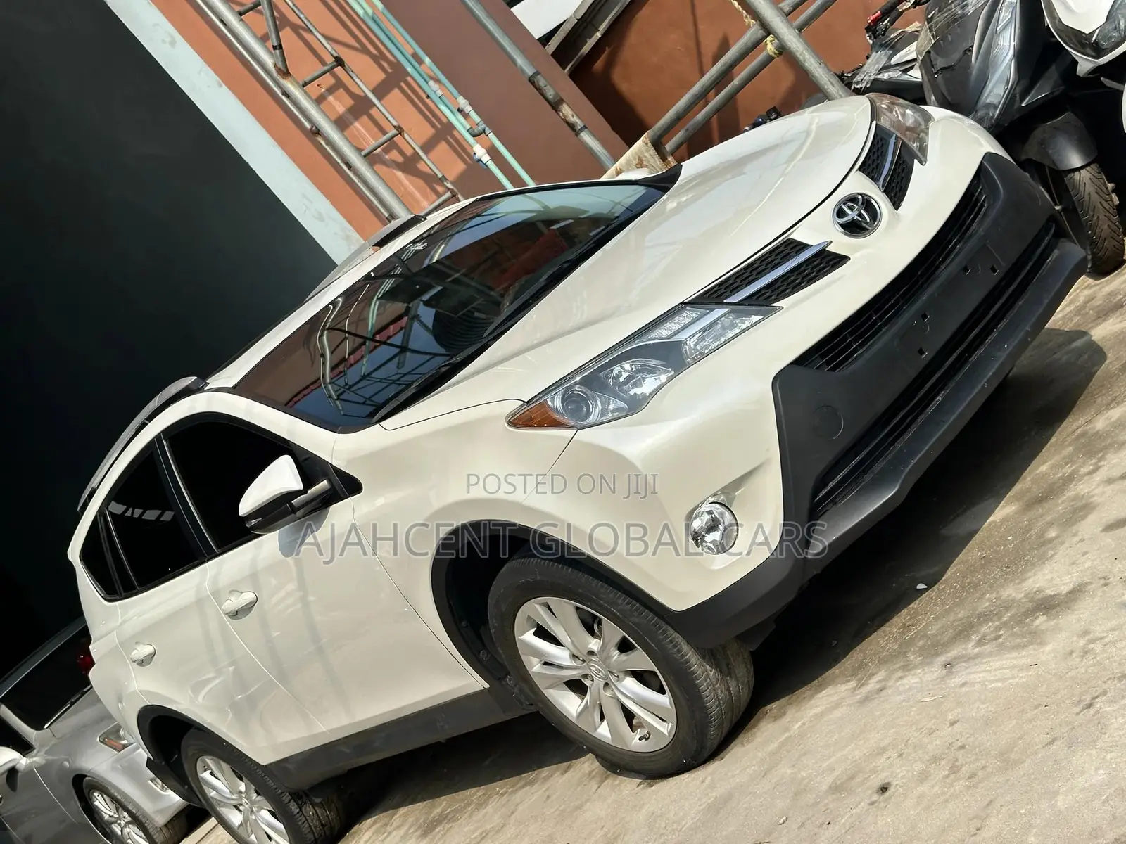 Toyota RAV4 Limited 4dr SUV AWD (2.5L 4cyl 6A) 2015 White