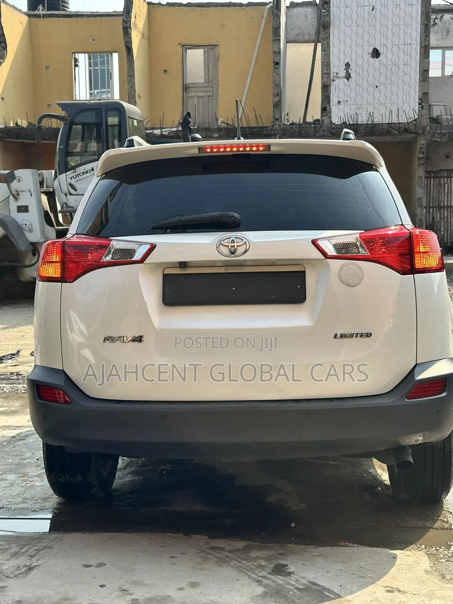 Toyota RAV4 Limited 4dr SUV AWD (2.5L 4cyl 6A) 2015 White