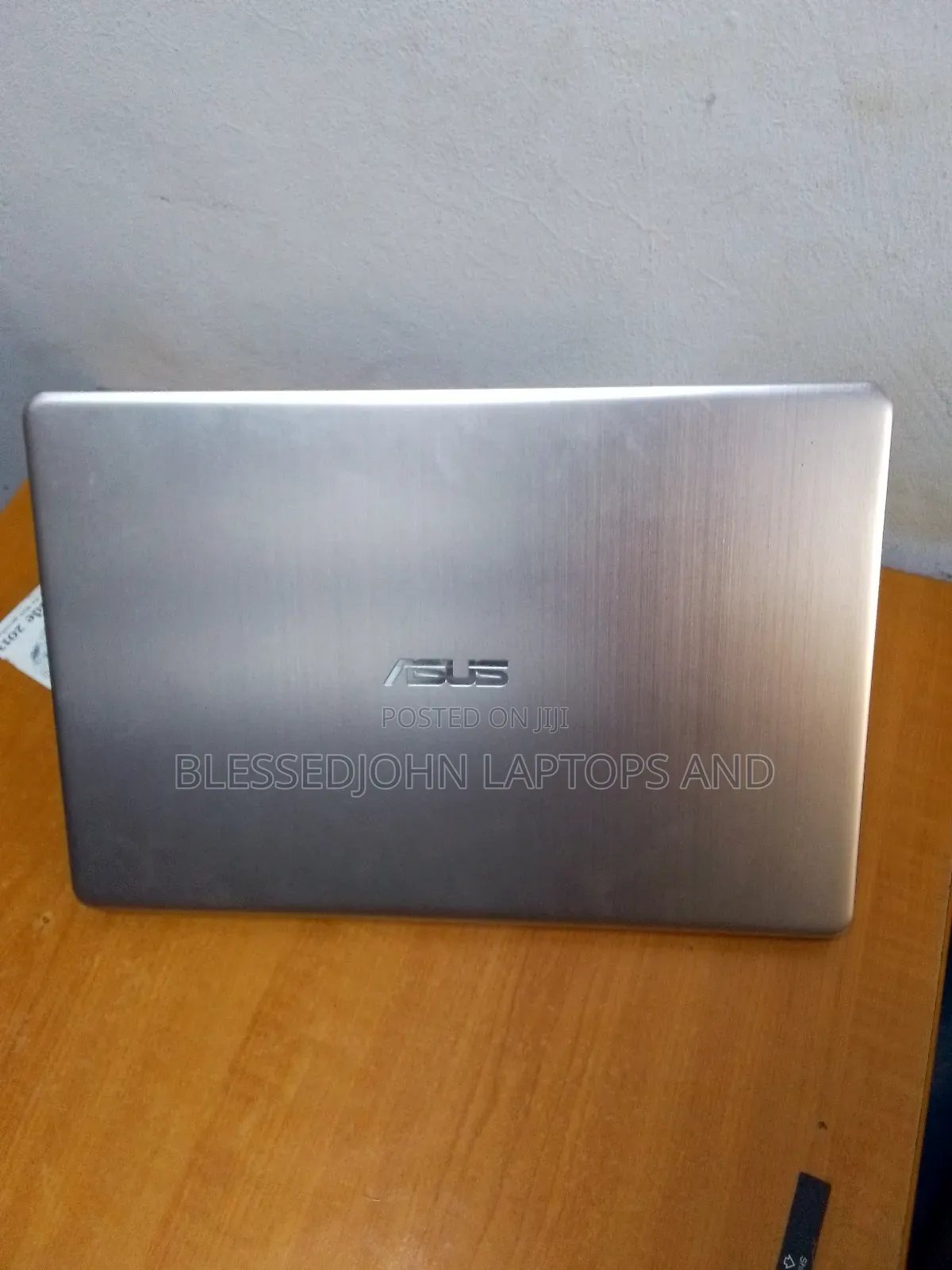 Laptop Asus F82Q 8GB Intel Core i5 HDD 1T