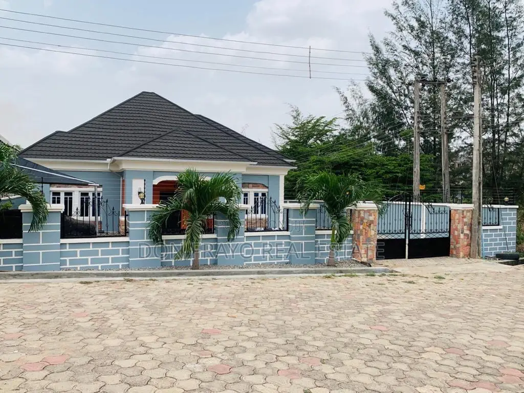 4bdrm Bungalow in Carlton Gate Estate, Akobo for sale