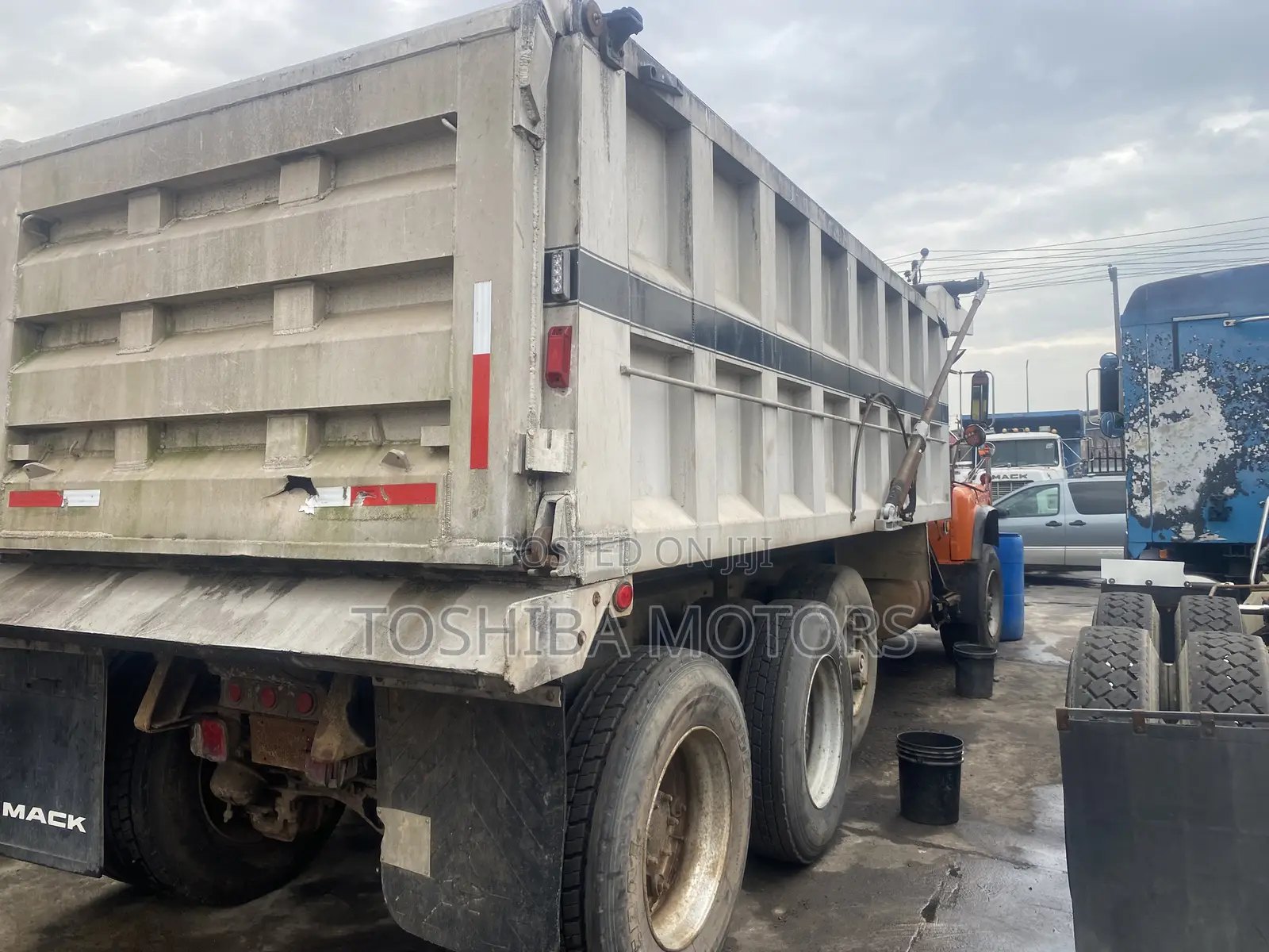 Mark Dump Truck Injector
