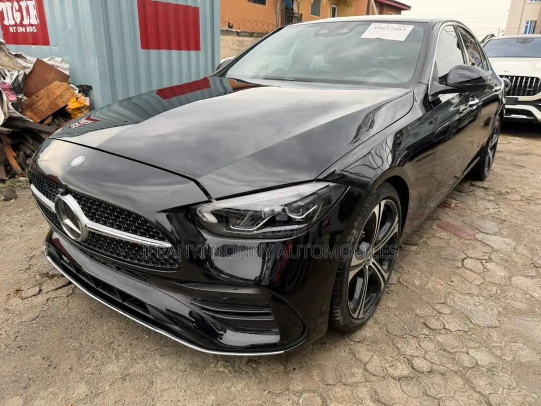 Mercedes-Benz C300 2023 Black