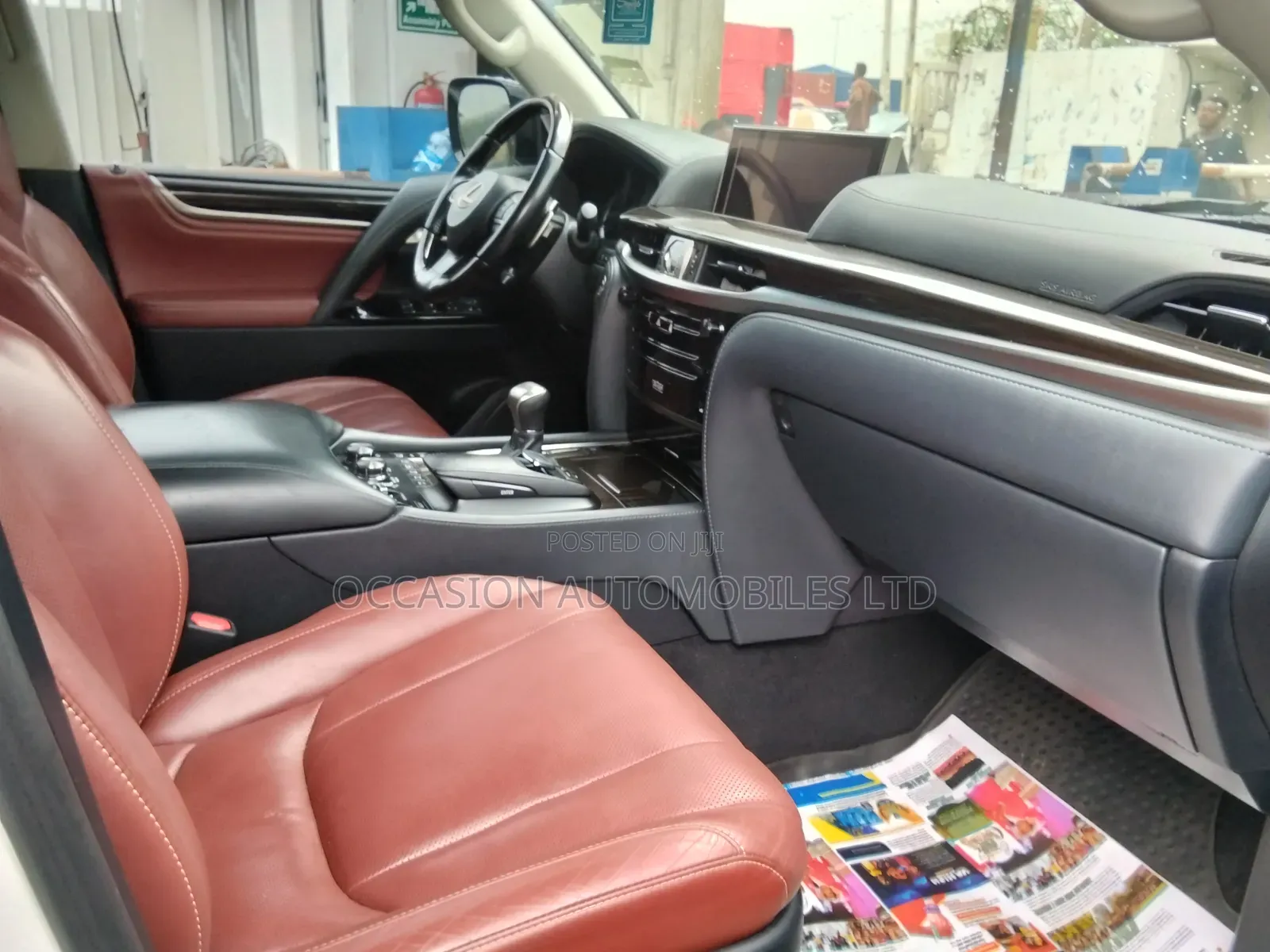 Lexus LX 570 AWD 2019 White