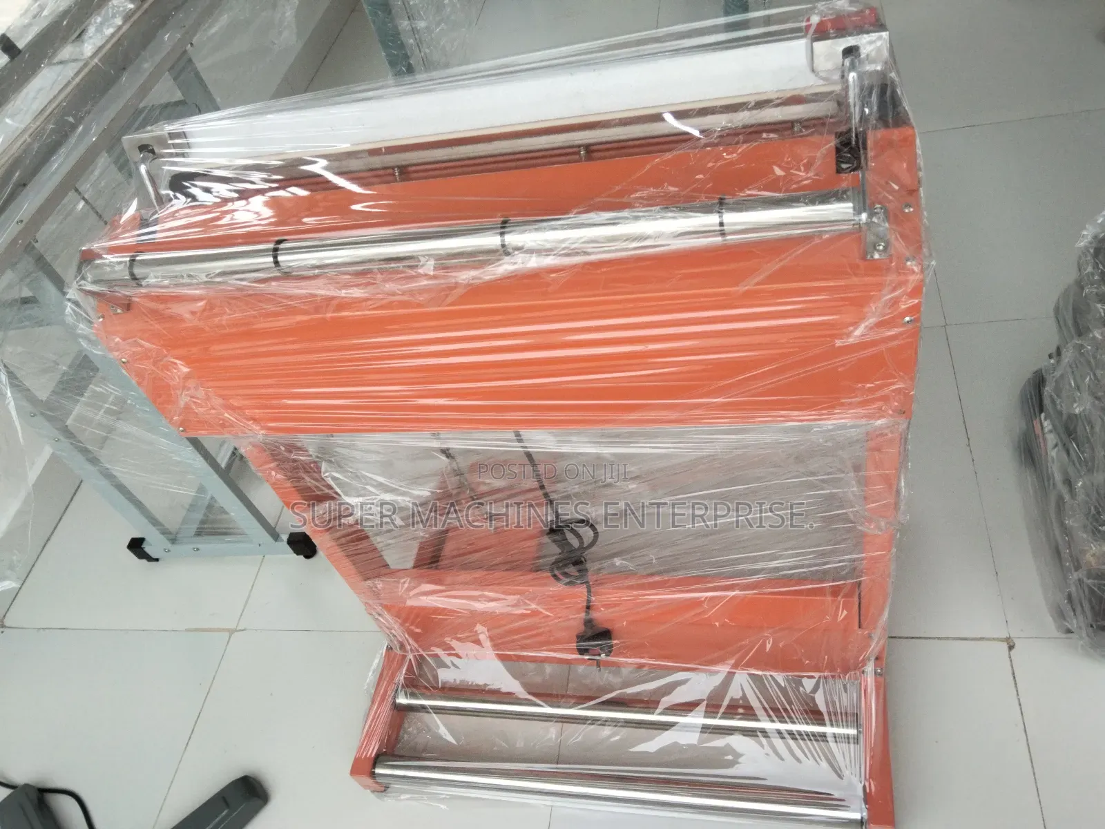 Pedal Sealing Machine With Cutter