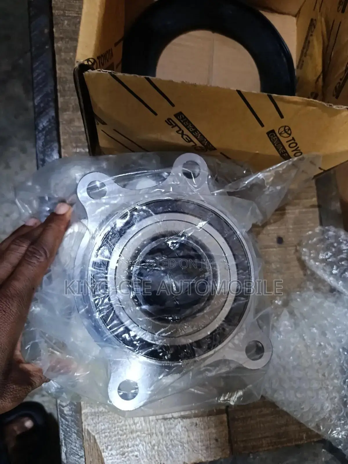 Front Hub Lx600, Landcruiser 2022-2025