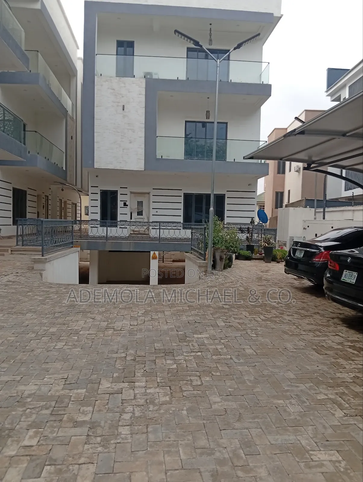 4bdrm Duplex in Utako District Abuja for sale
