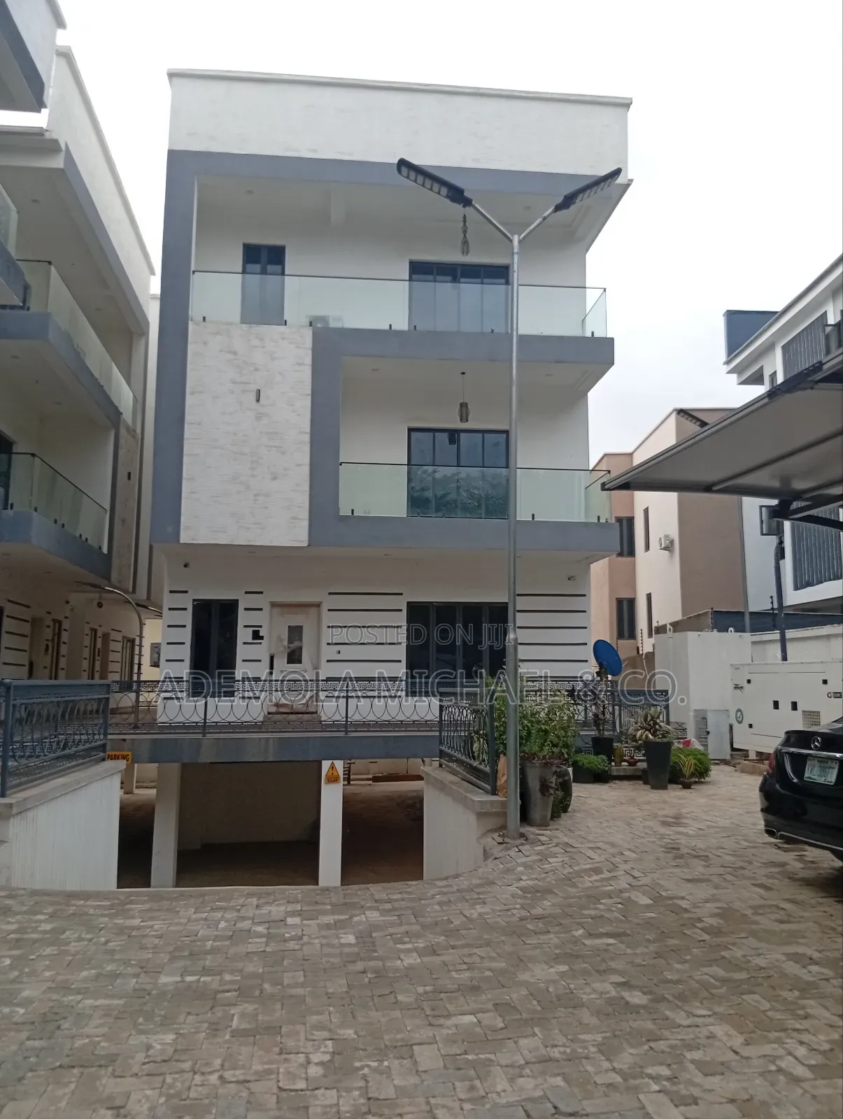 4bdrm Duplex in Utako District Abuja for sale