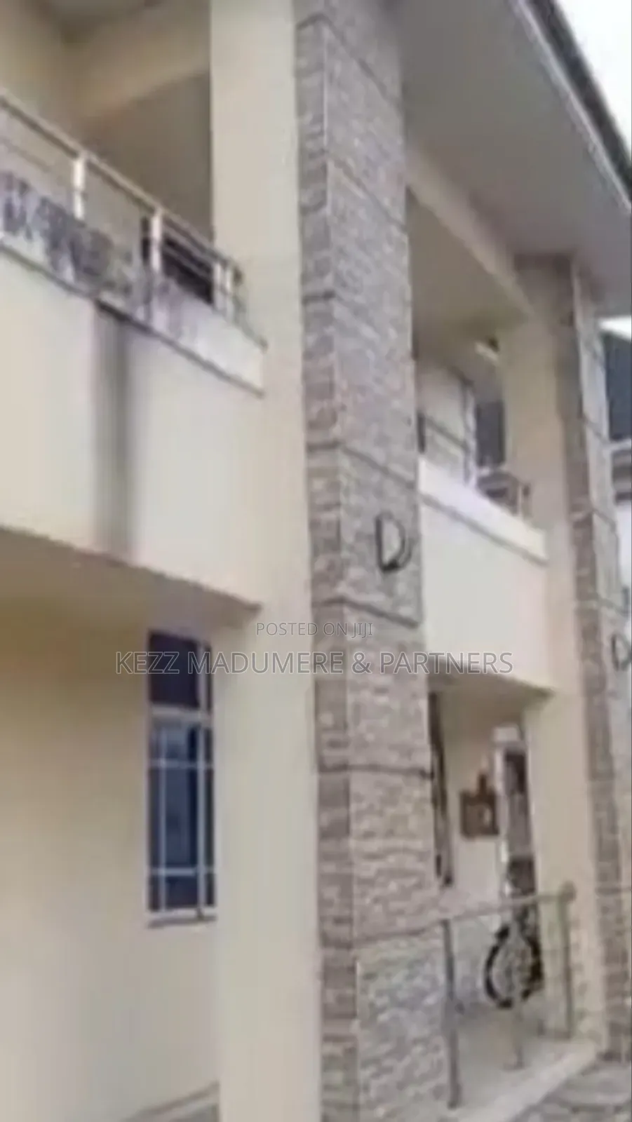 7bdrm Duplex in Graceland Estate , for sale