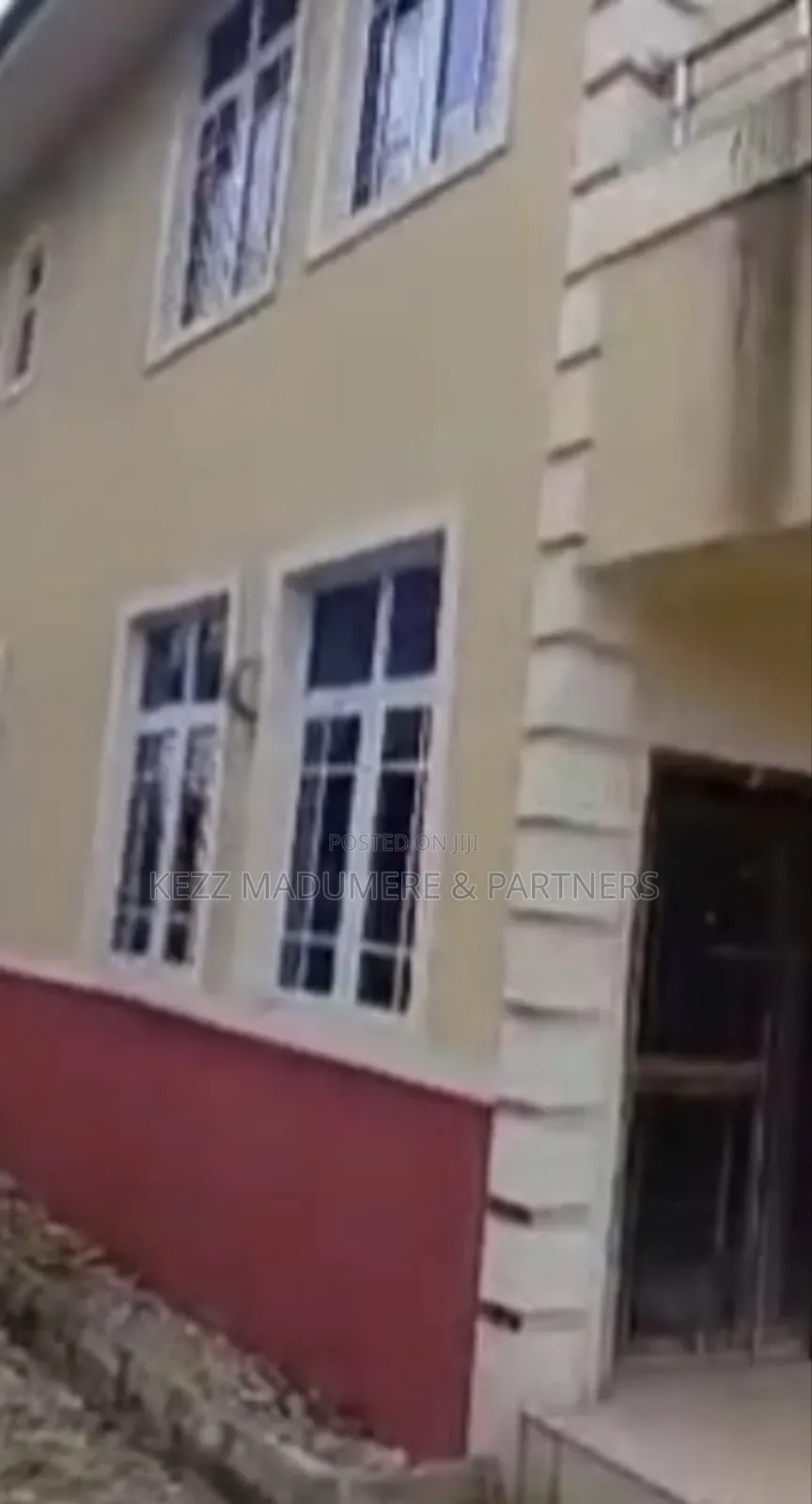 7bdrm Duplex in Graceland Estate , for sale