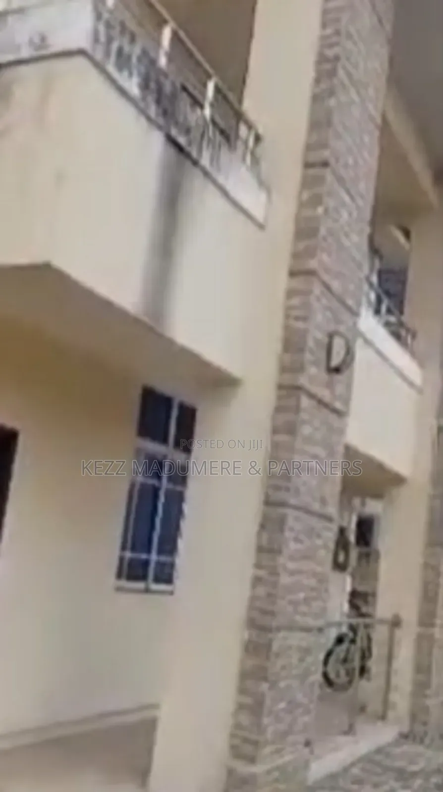 7bdrm Duplex in Graceland Estate , for sale