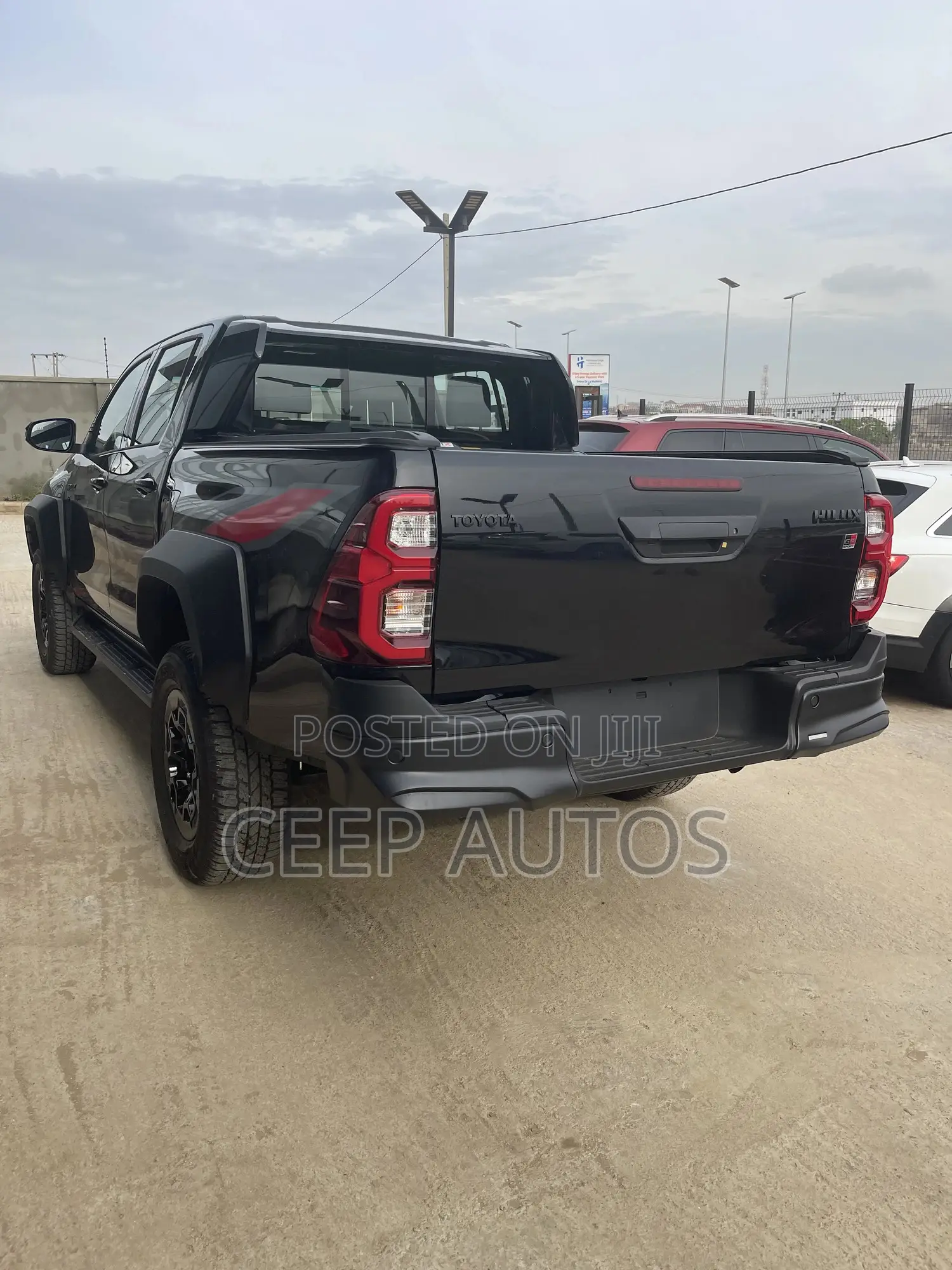 New Toyota Hilux 2025 Black