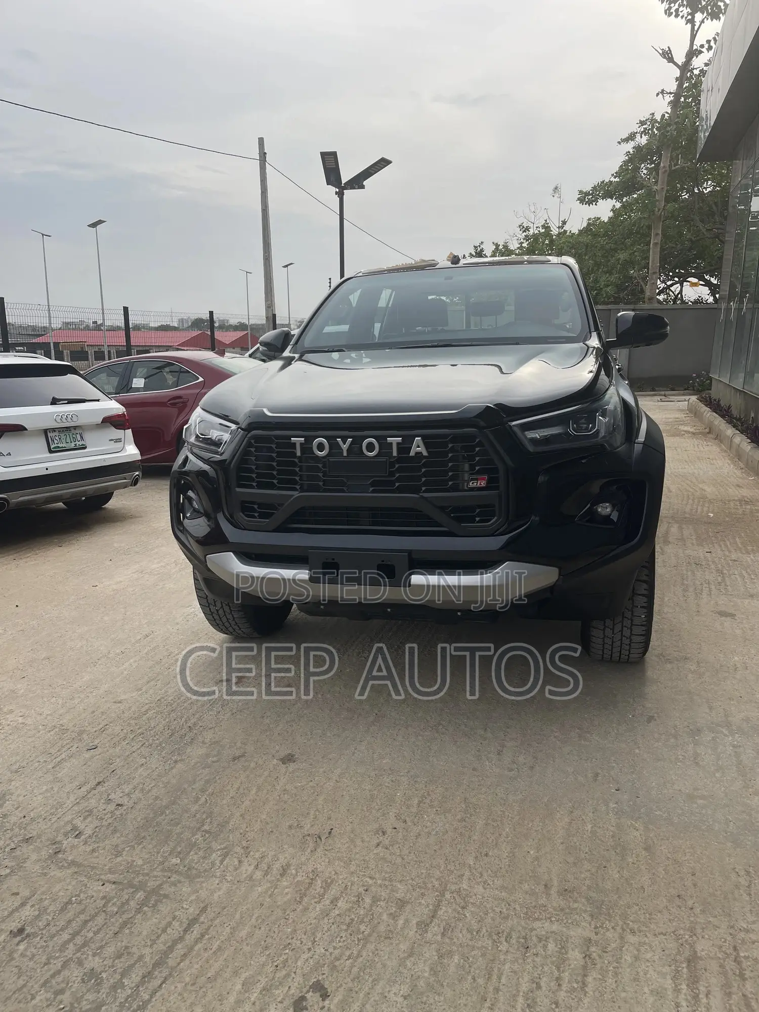 New Toyota Hilux 2025 Black