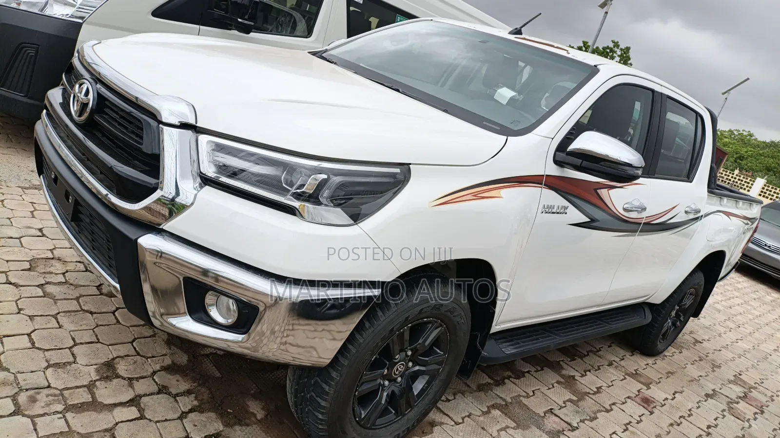 New Toyota Hilux 2025 White