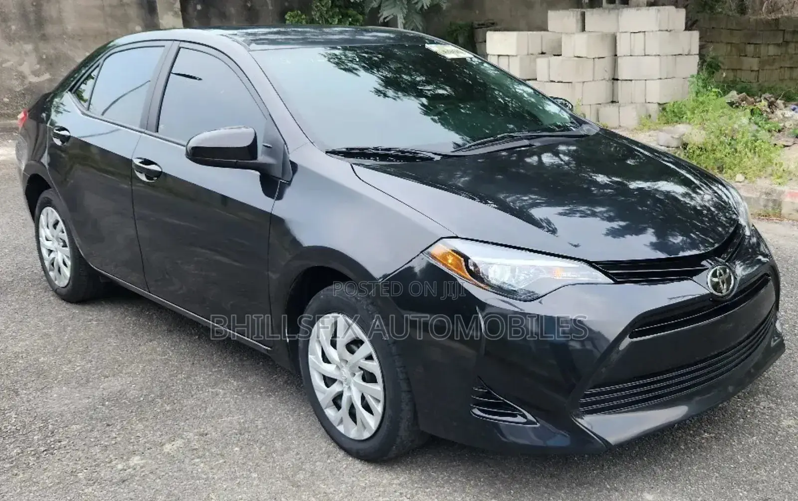 Toyota Corolla LE ECO 4dr Sedan (1.8L 4cyl CVT) 2017 Black