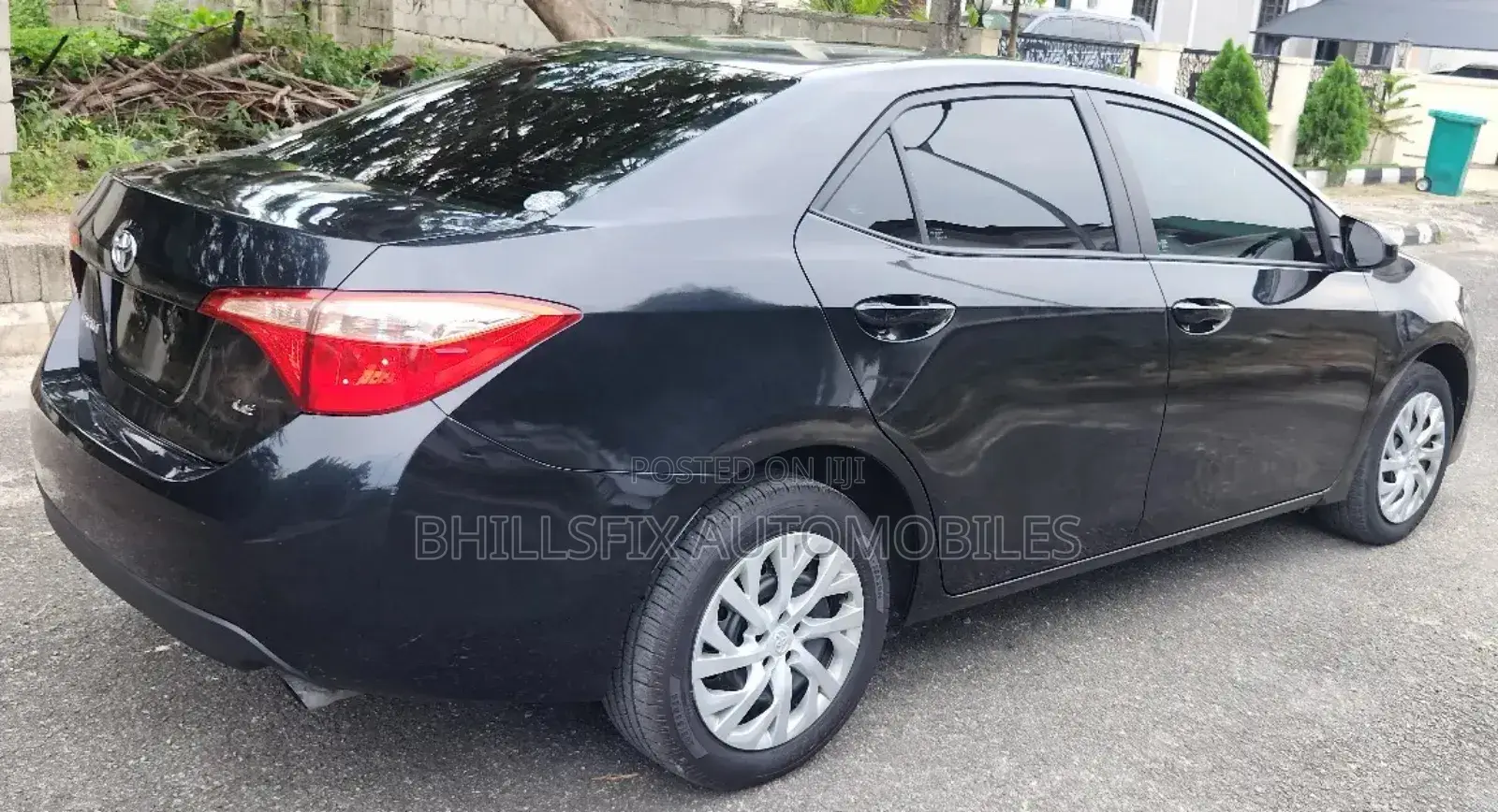 Toyota Corolla LE ECO 4dr Sedan (1.8L 4cyl CVT) 2017 Black